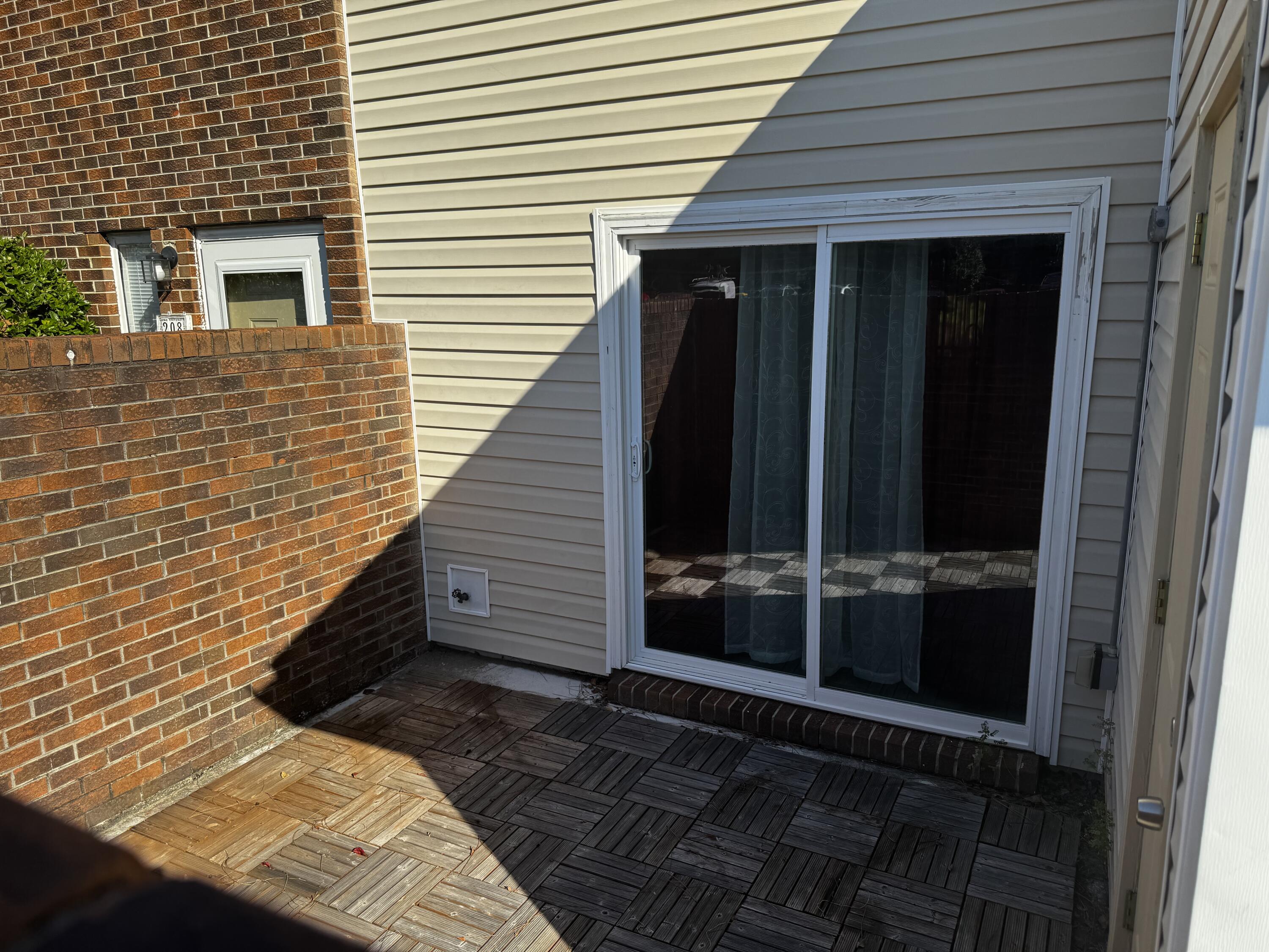 FOREST VIEW T/H - Residential Lease