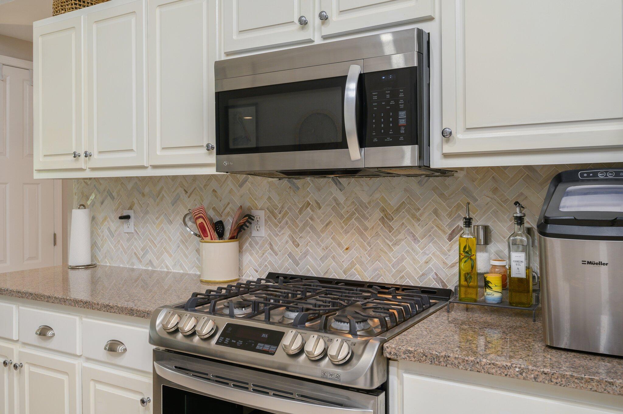 CREETWOOD VILLAGE - Residential