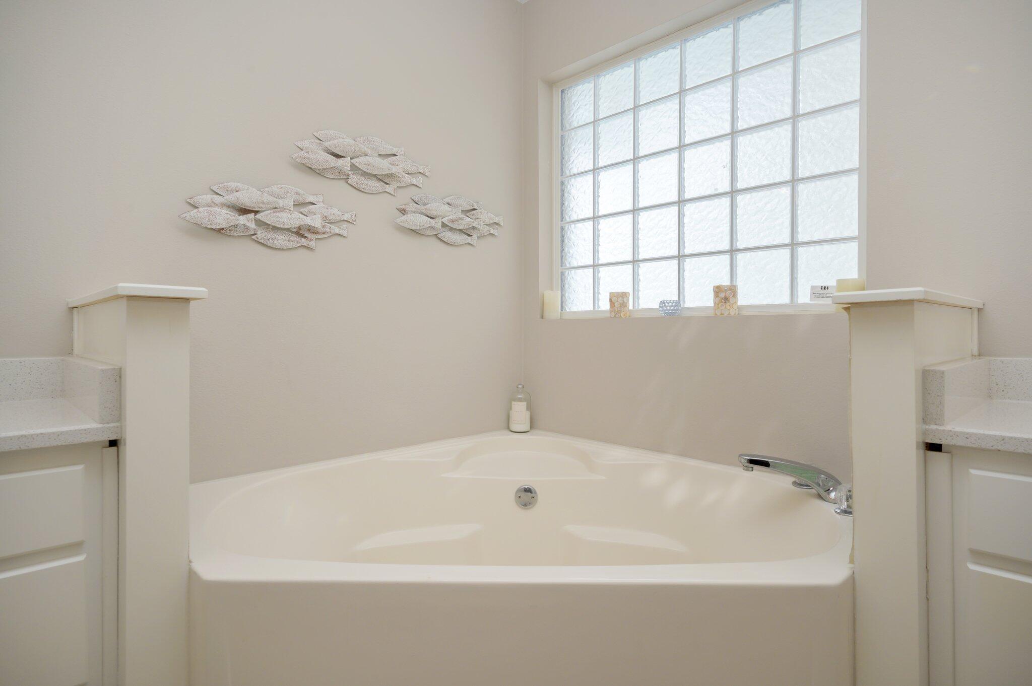 CREETWOOD VILLAGE - Residential