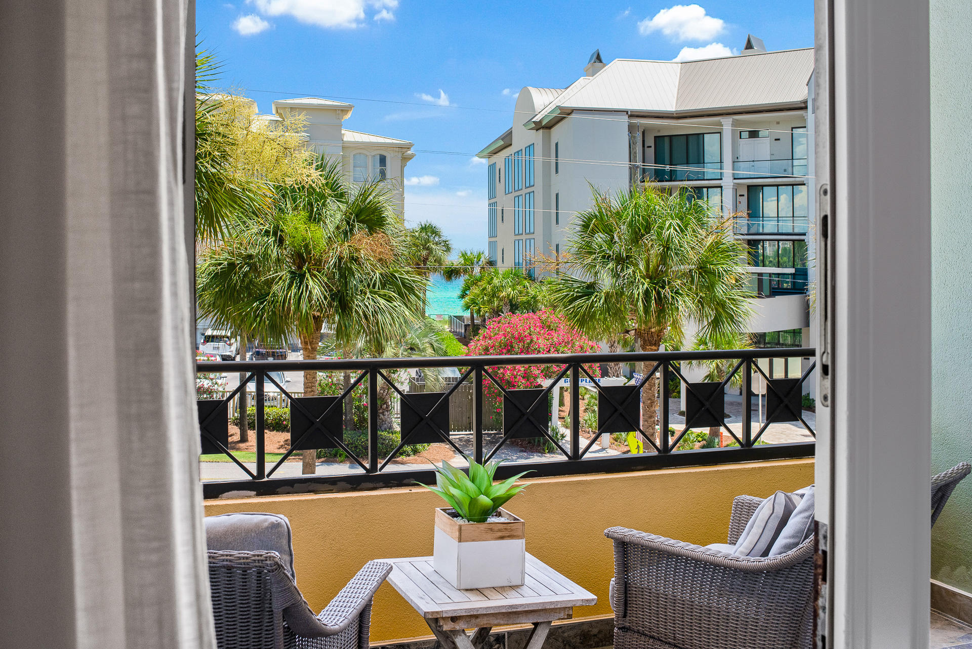INN AT GULF PLACE - Residential
