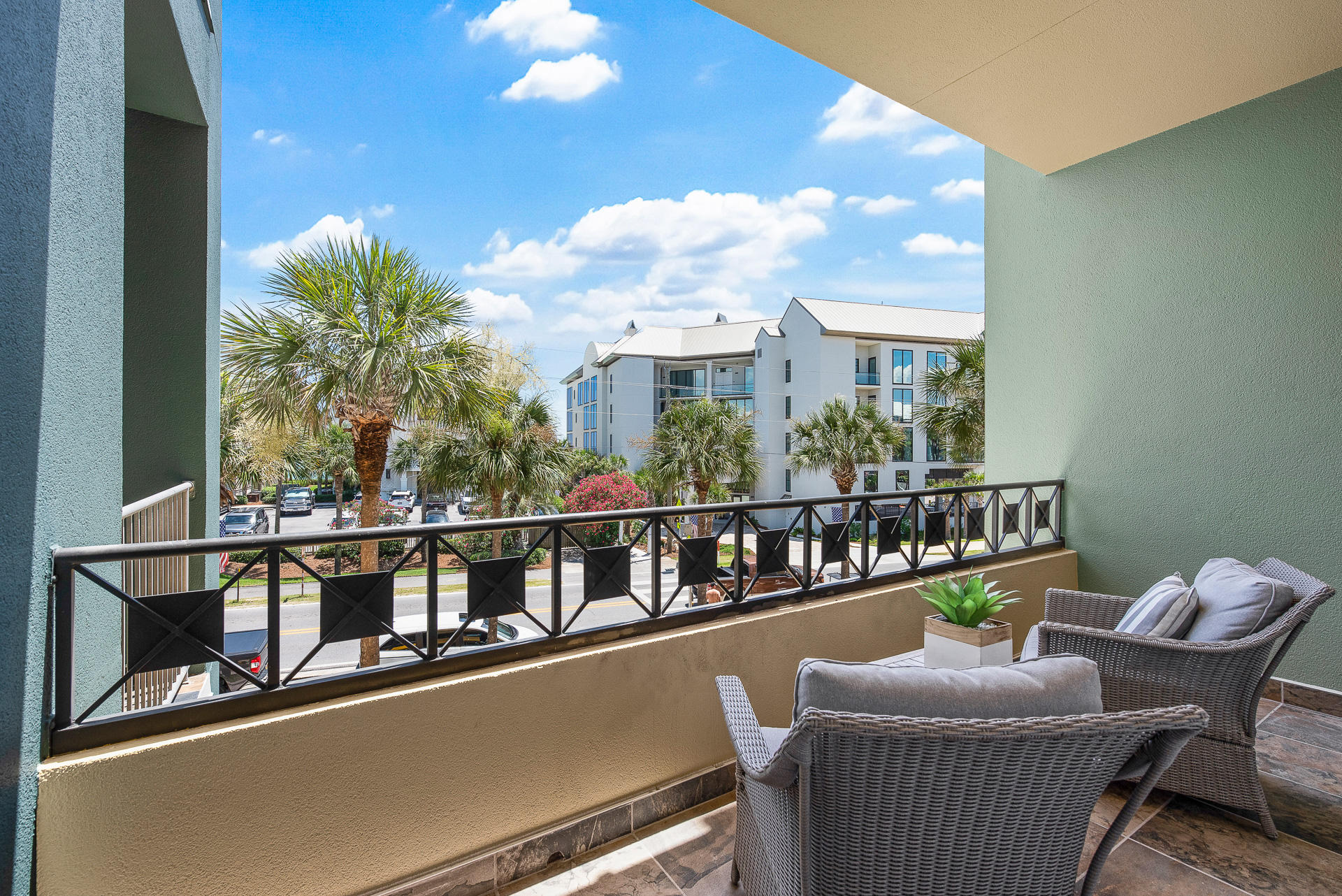 INN AT GULF PLACE - Residential