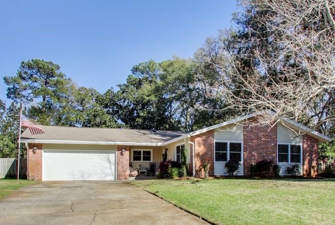 Here is your chance to own in the most desirable neighborhood in Fort Walton Beach! Elliott Point! Just a charming as it's prestigious neighborhood, this beautiful, well-maintained home shows pride of ownership throughout. From it's beautiful hardwood floors and great floorplan to it's newly updated kitchen, large fenced in backyard and impeccable landscaping, this one has it all! This 3 bedroom/ 2 full bath home has close to 1600 square feet of perfection, Roof was installed in 2005, Siding, windows, and exterior doors installed in 1997, A/C was replaced 2010, Home comes with a transferrable termite bond. 2 car garage, large driveway, and close to the bay. This property is located close to the City's entertainment district where they have concerts in the park. Don't Delay!!