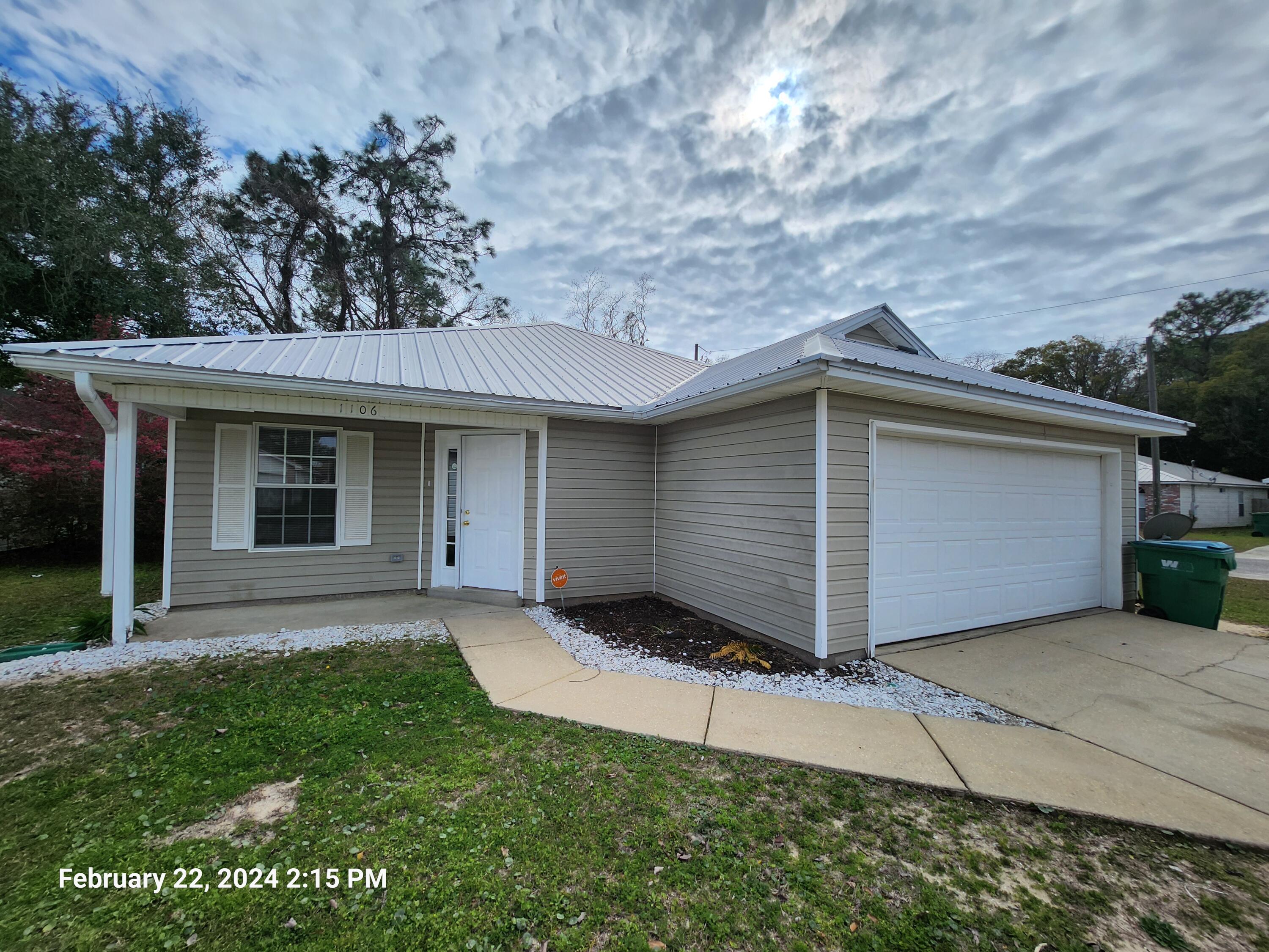 Cute 3 Bedroom 2 bath home on corner lot with garage. easy access to Hurlburt and Eglin. 3 Minutes to Walmart. Fenced back yard. Covered porch, New LVP and carpet through out, nice big kitchen with separate dining area. Small pets only. Call for showing.