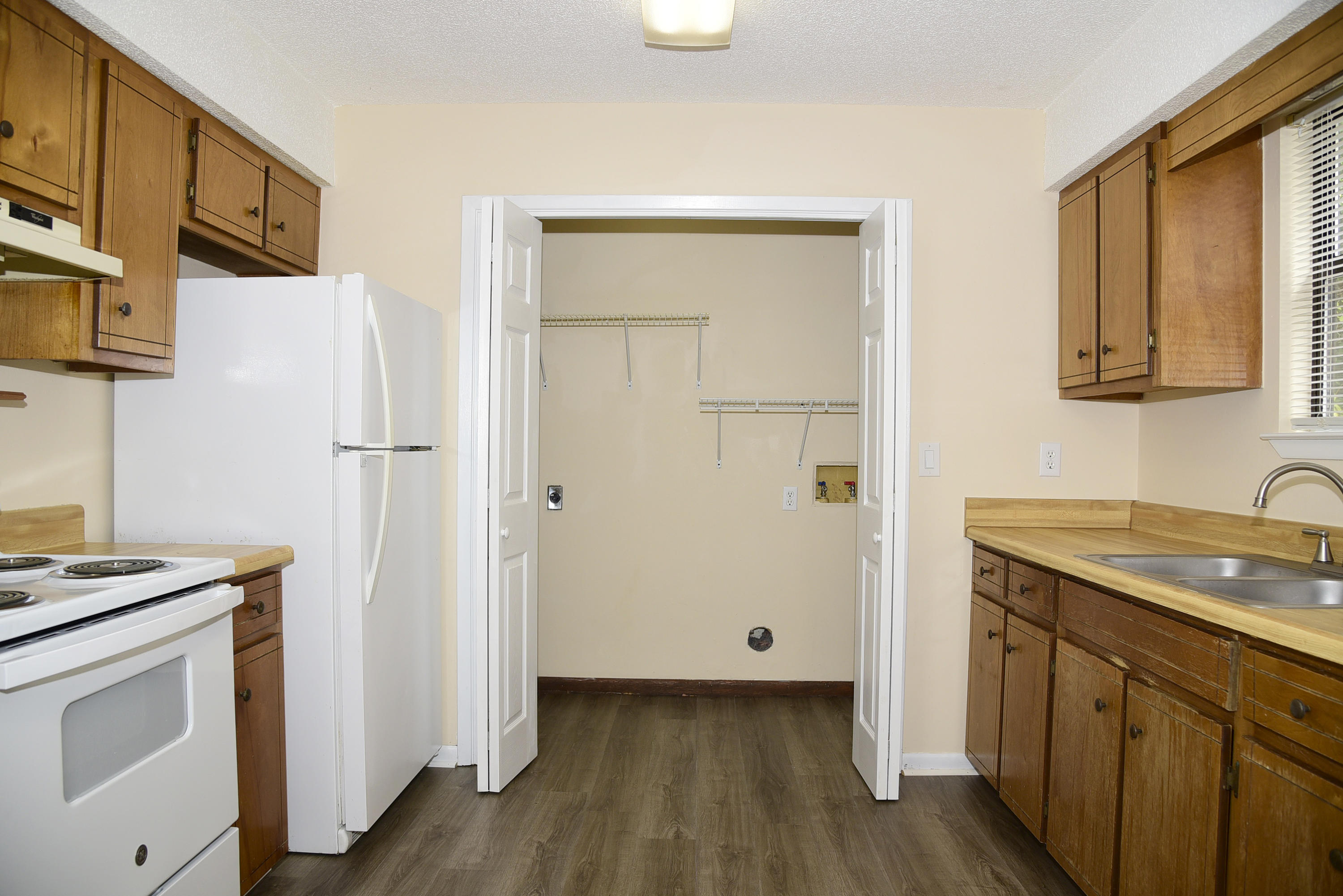 HELMS & ALLEN - Residential Lease