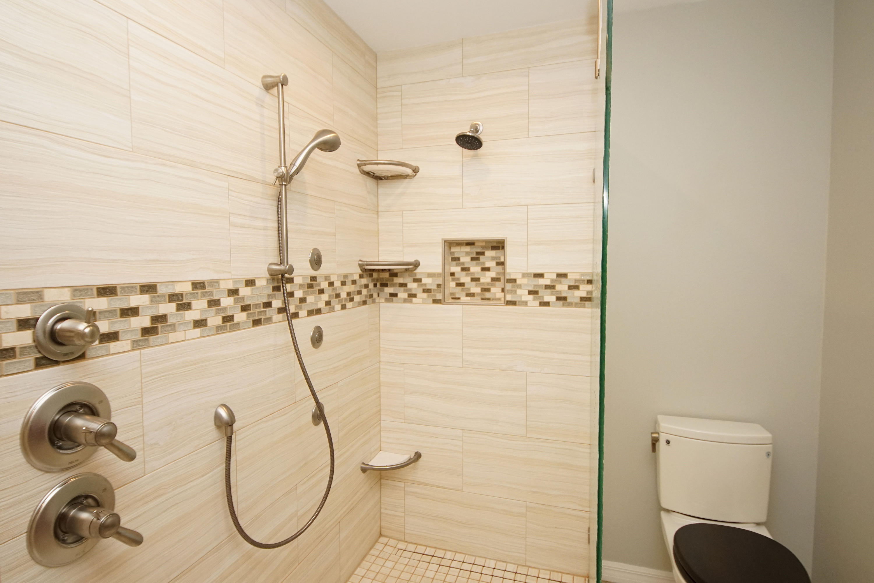 BISCAYNE POINTE - Residential