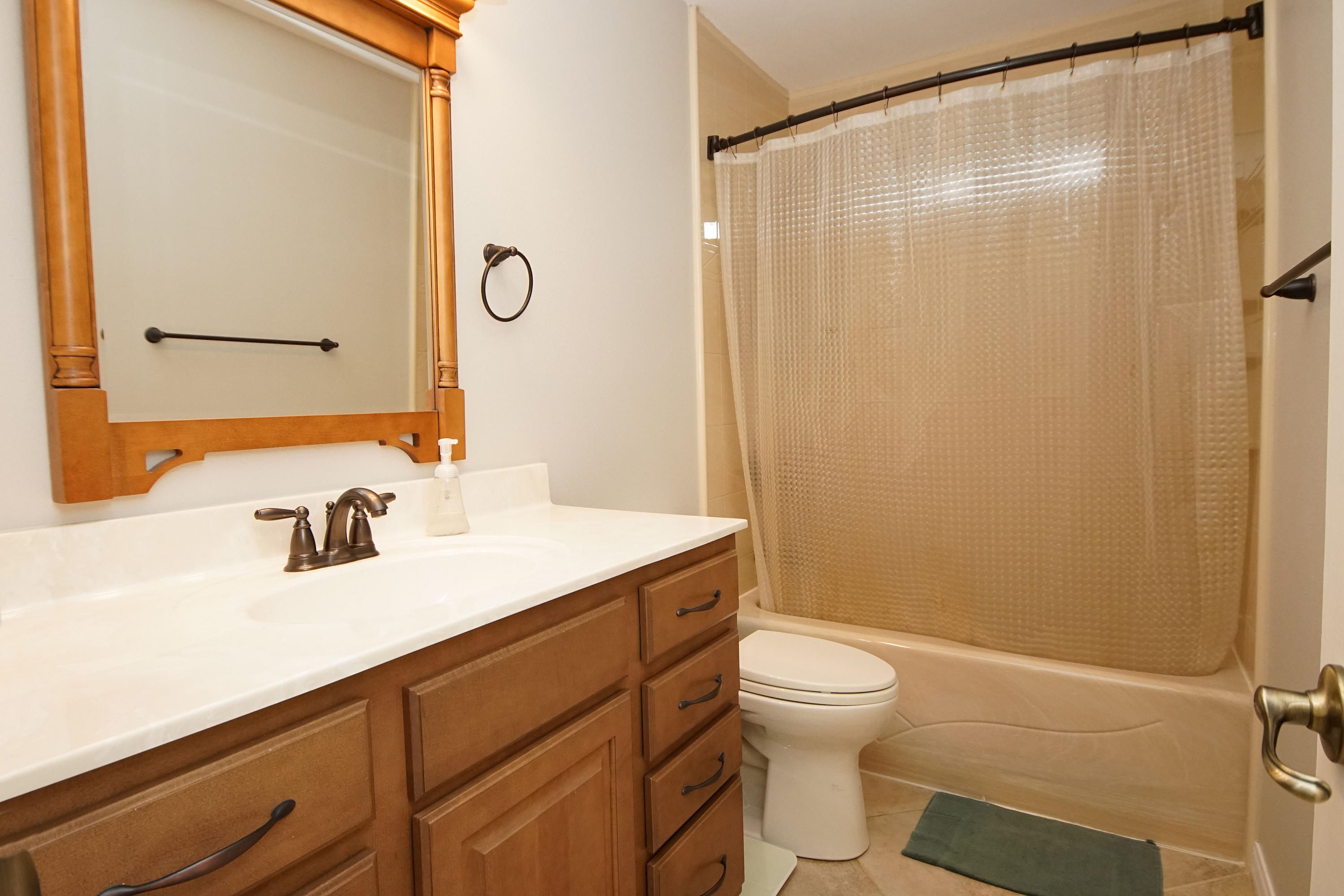 BISCAYNE POINTE - Residential