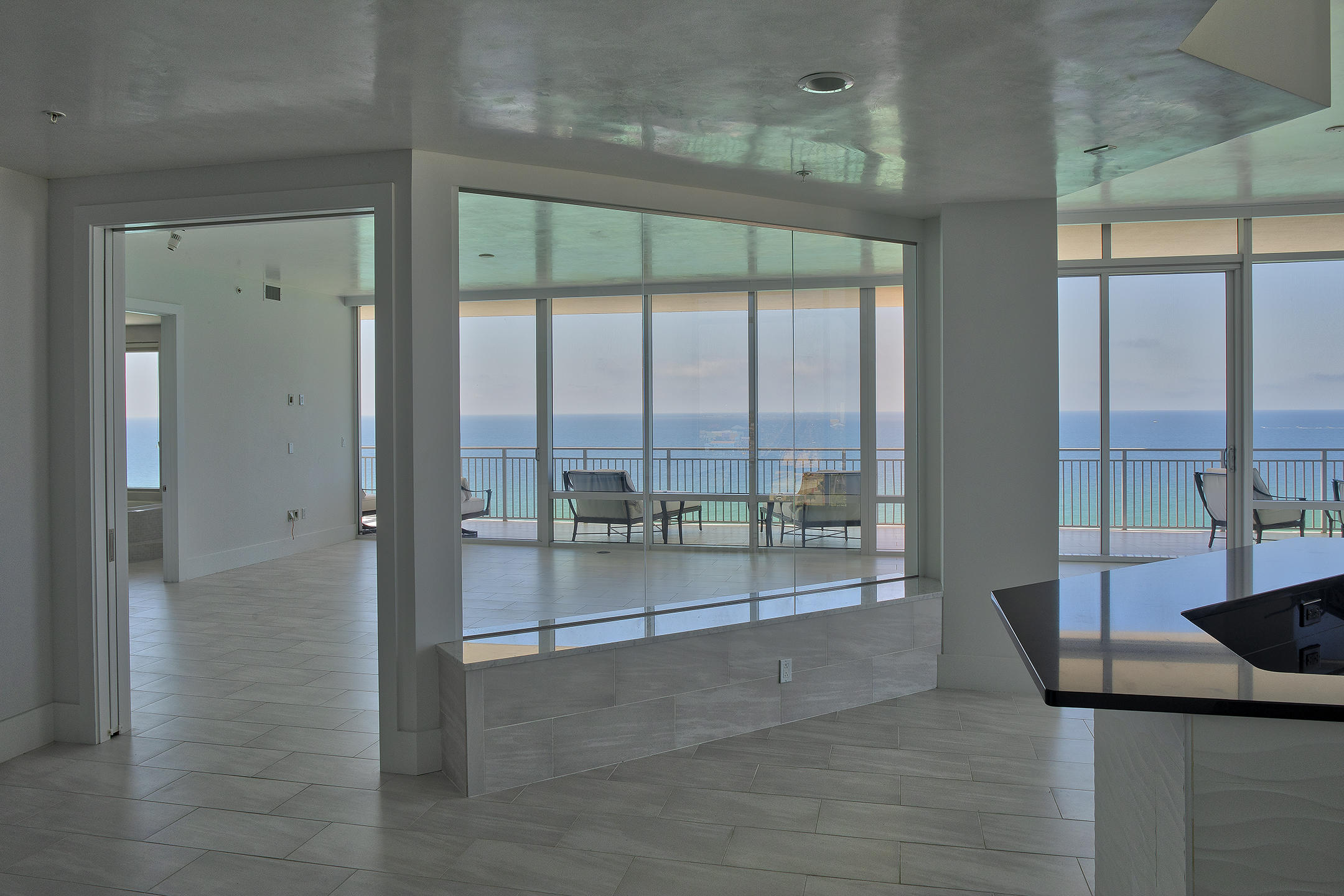 SIGNATURE BEACH - Residential