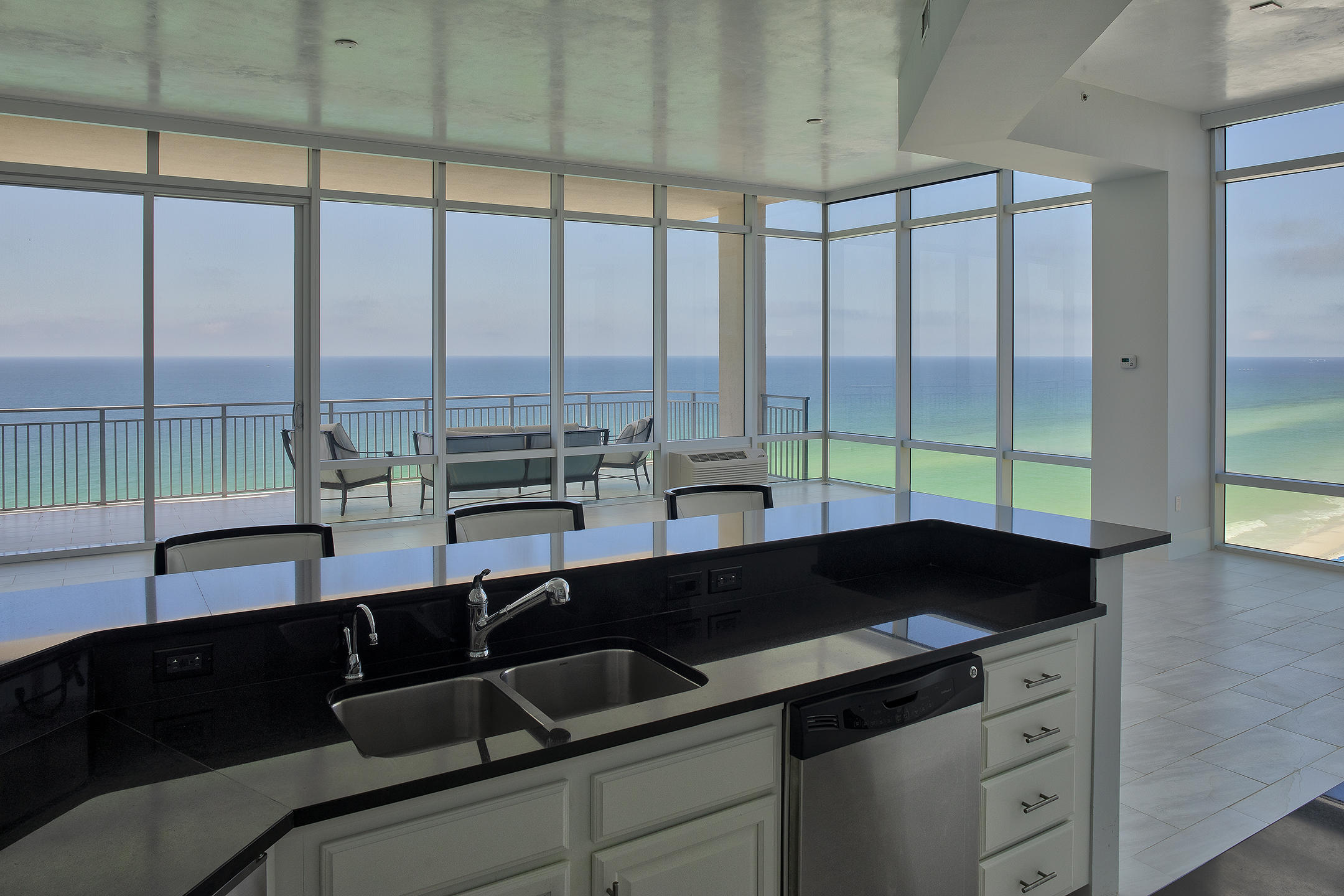SIGNATURE BEACH - Residential