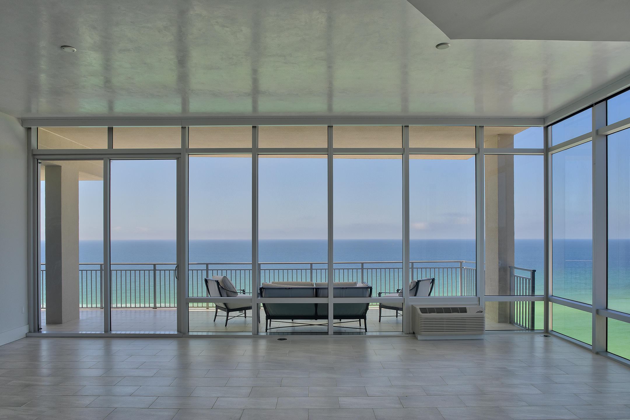 SIGNATURE BEACH - Residential