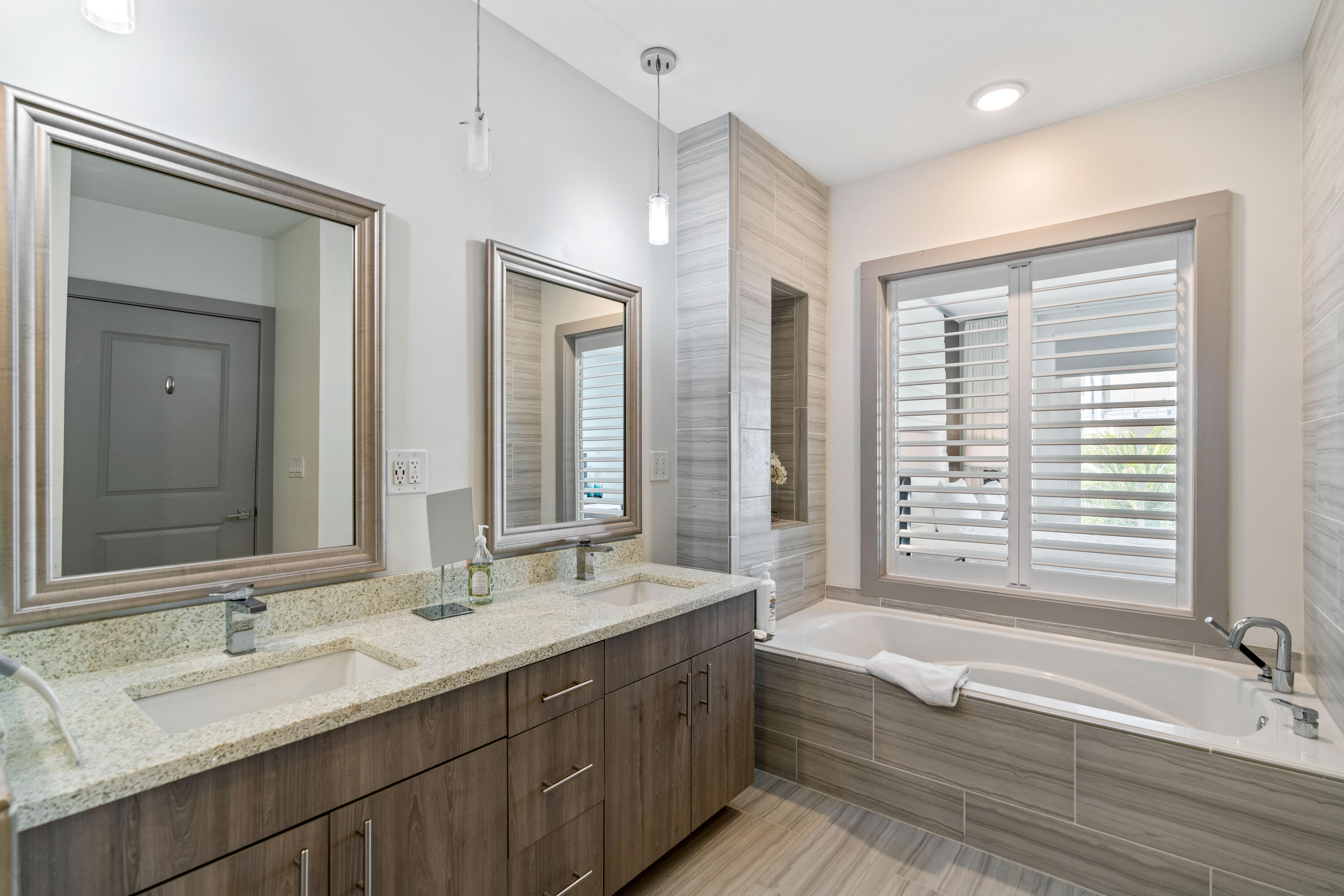 THE POINTE - Residential