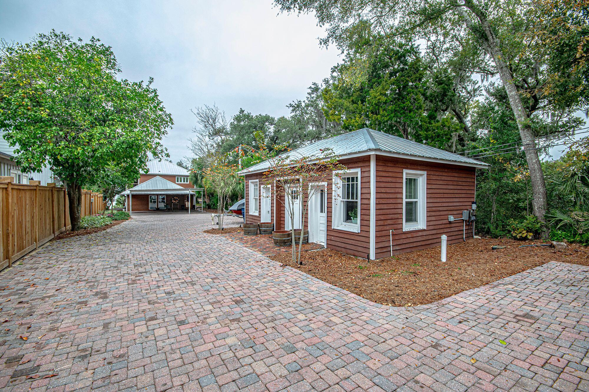 NO RECORDED SUBDIVISION - Residential