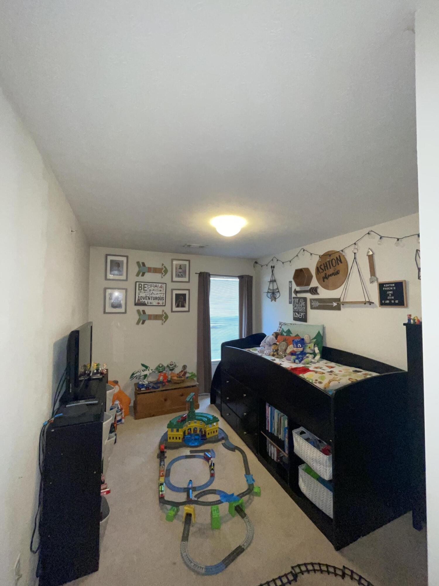 ROLLING PINES - Residential