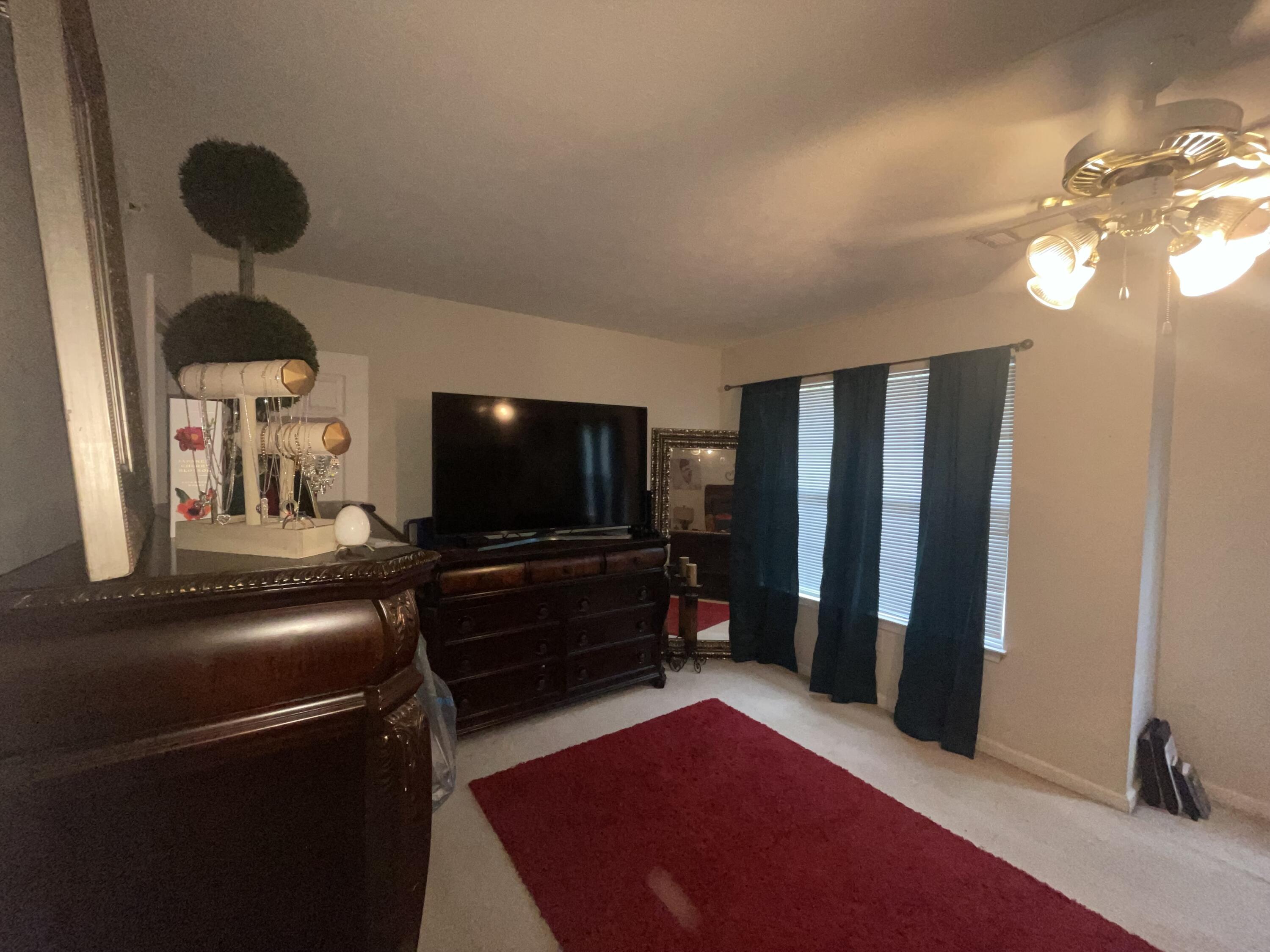 ROLLING PINES - Residential