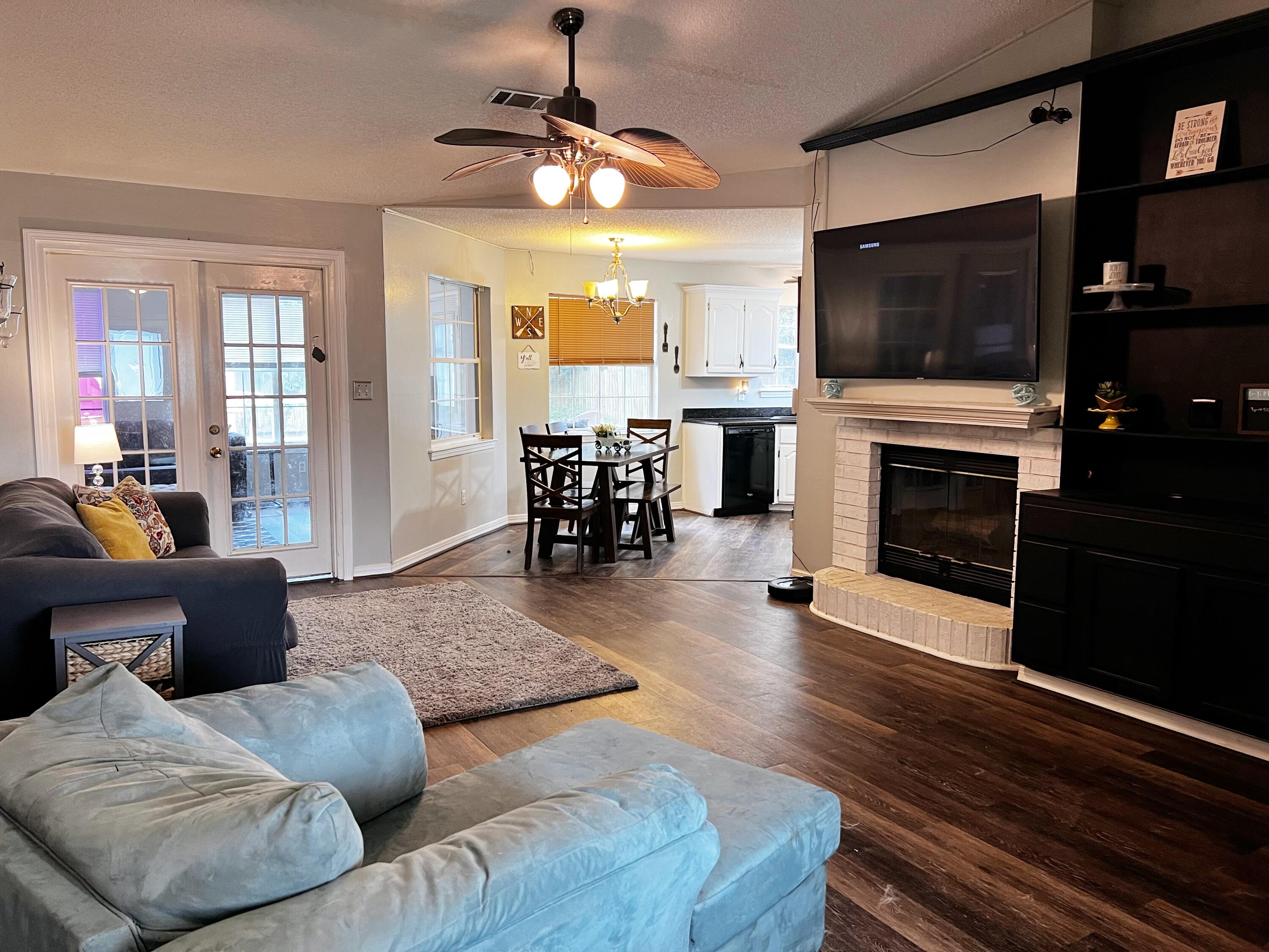 COUNTRY BREEZE ESTATES - Residential