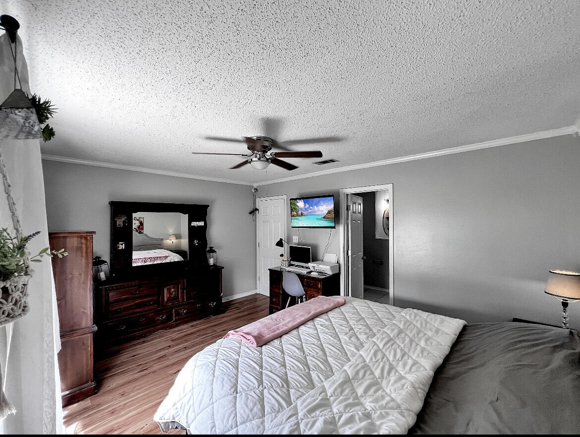 COUNTRY BREEZE ESTATES - Residential