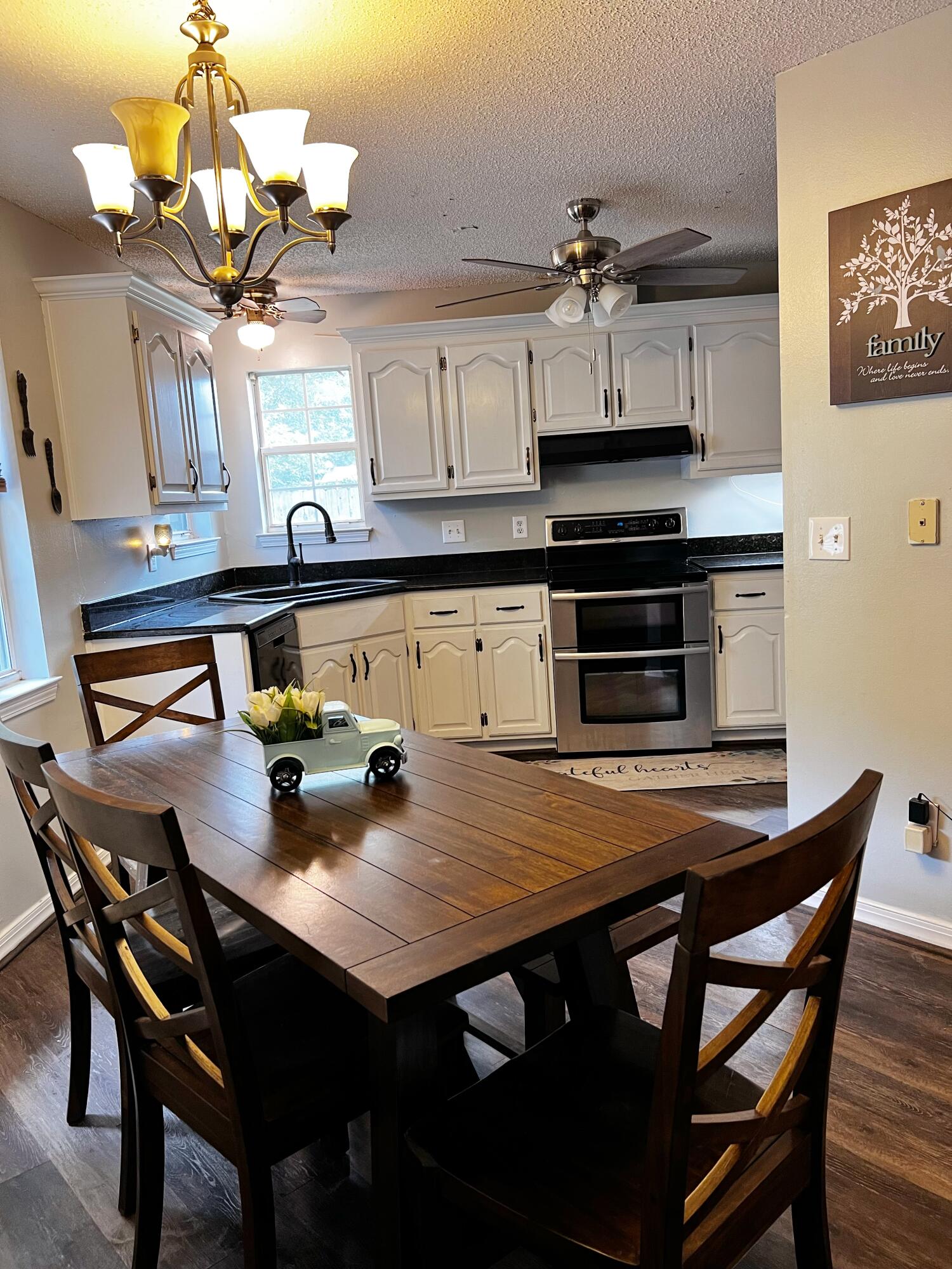 COUNTRY BREEZE ESTATES - Residential