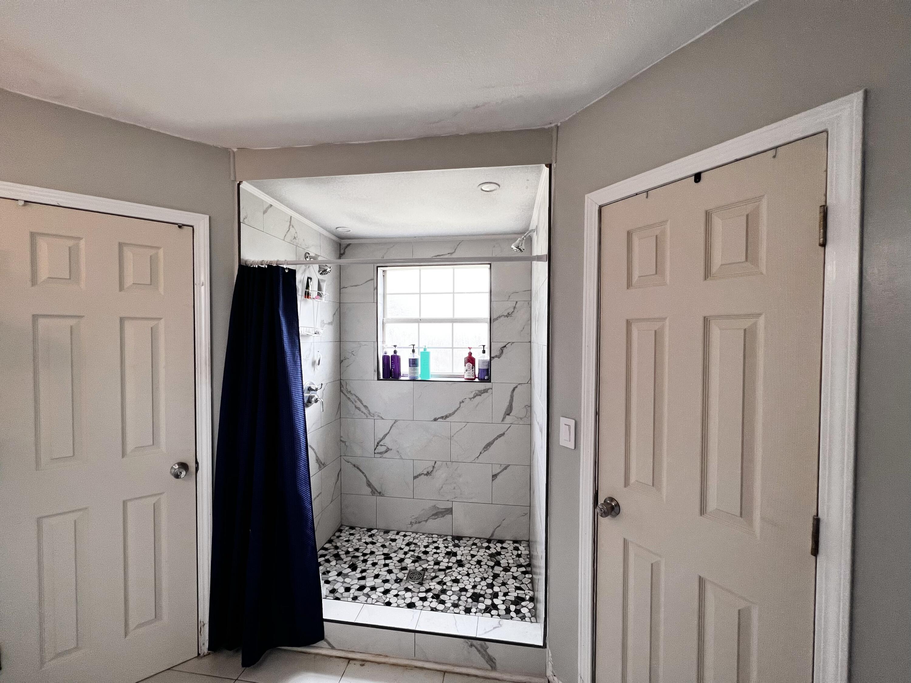 COUNTRY BREEZE ESTATES - Residential