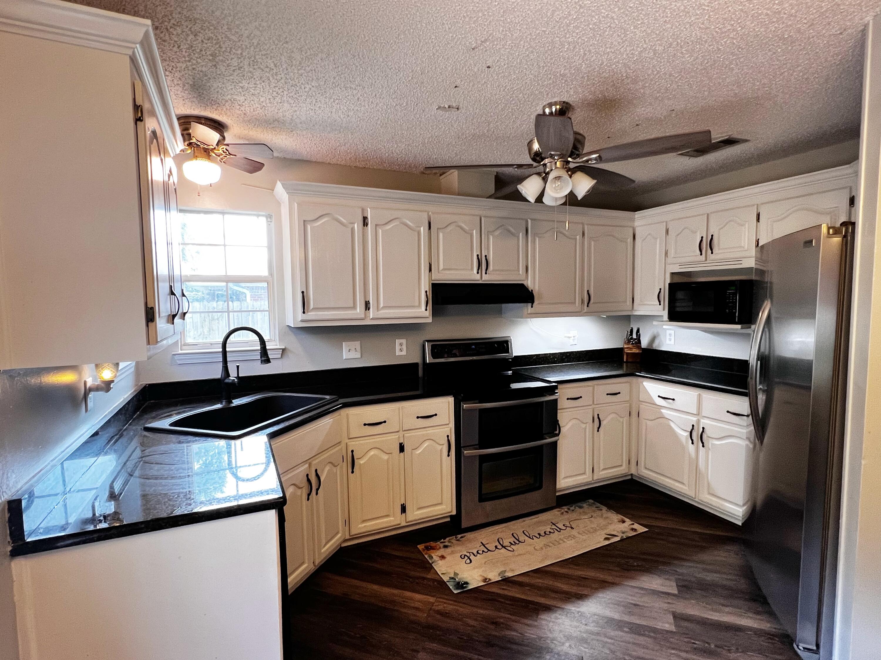 COUNTRY BREEZE ESTATES - Residential