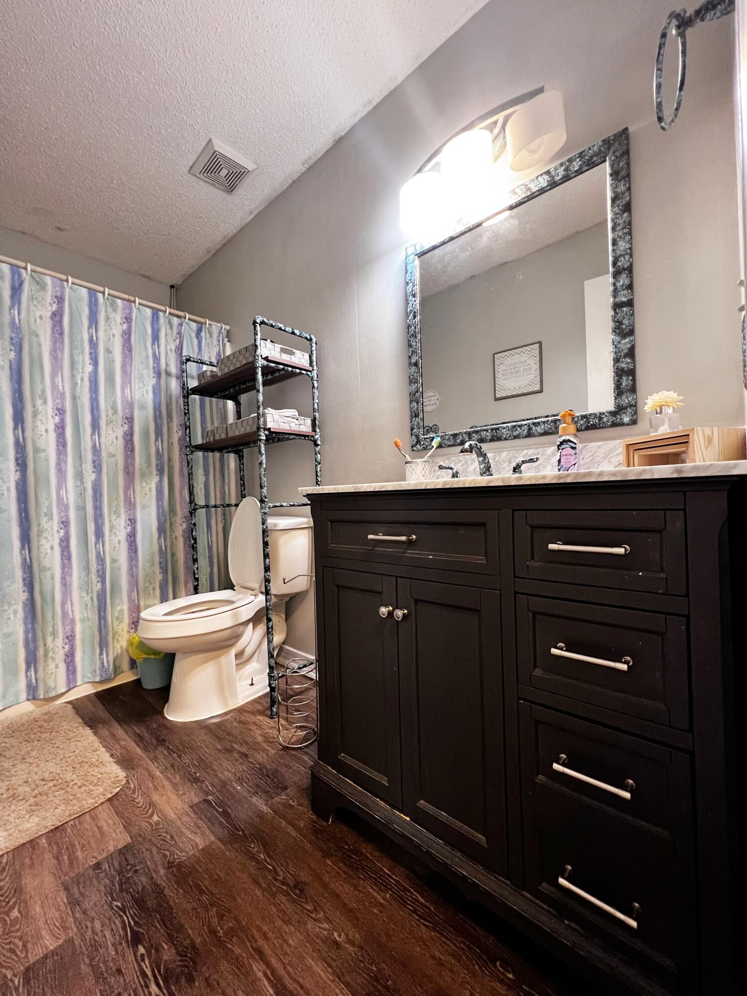 COUNTRY BREEZE ESTATES - Residential