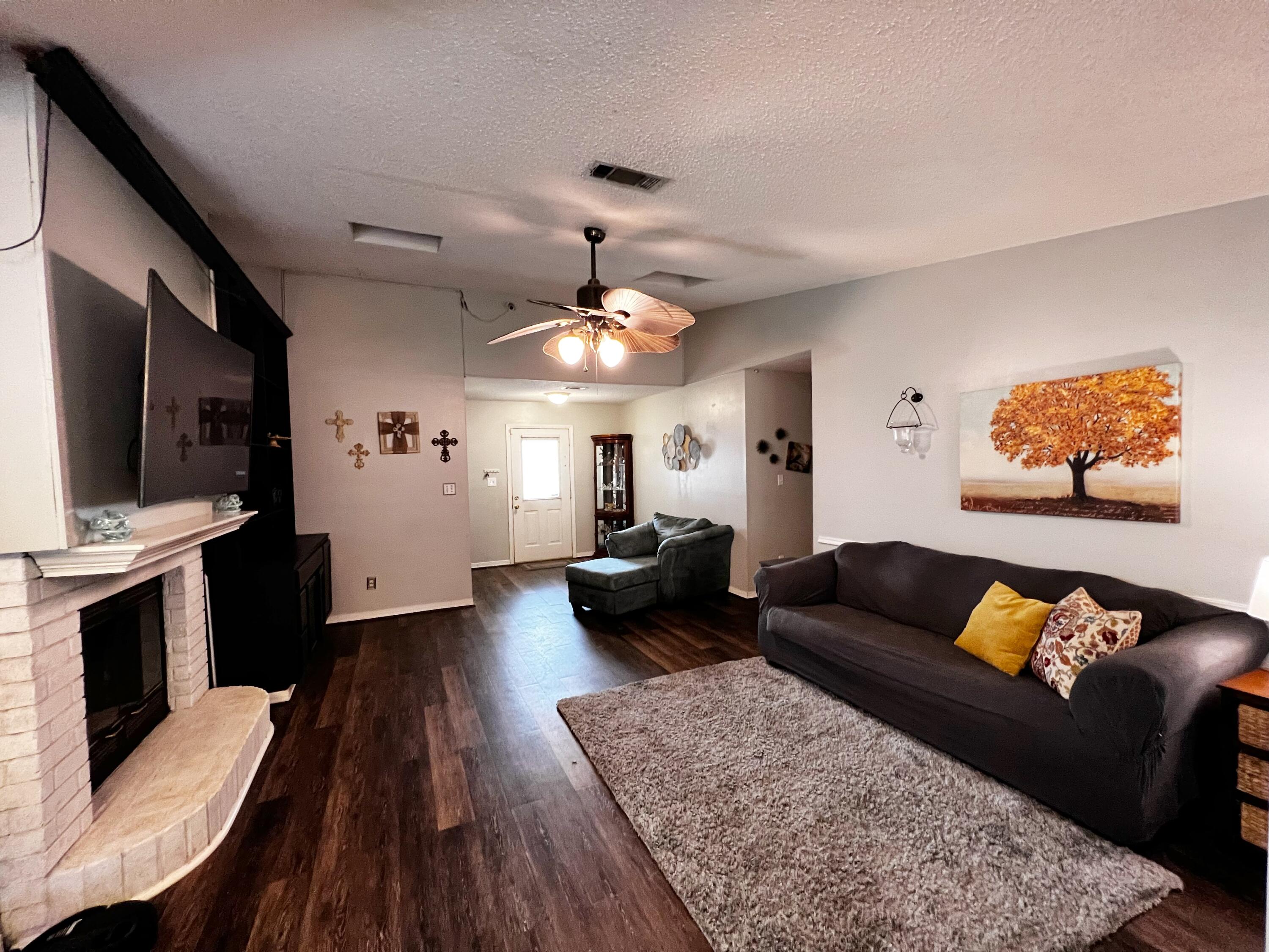 COUNTRY BREEZE ESTATES - Residential