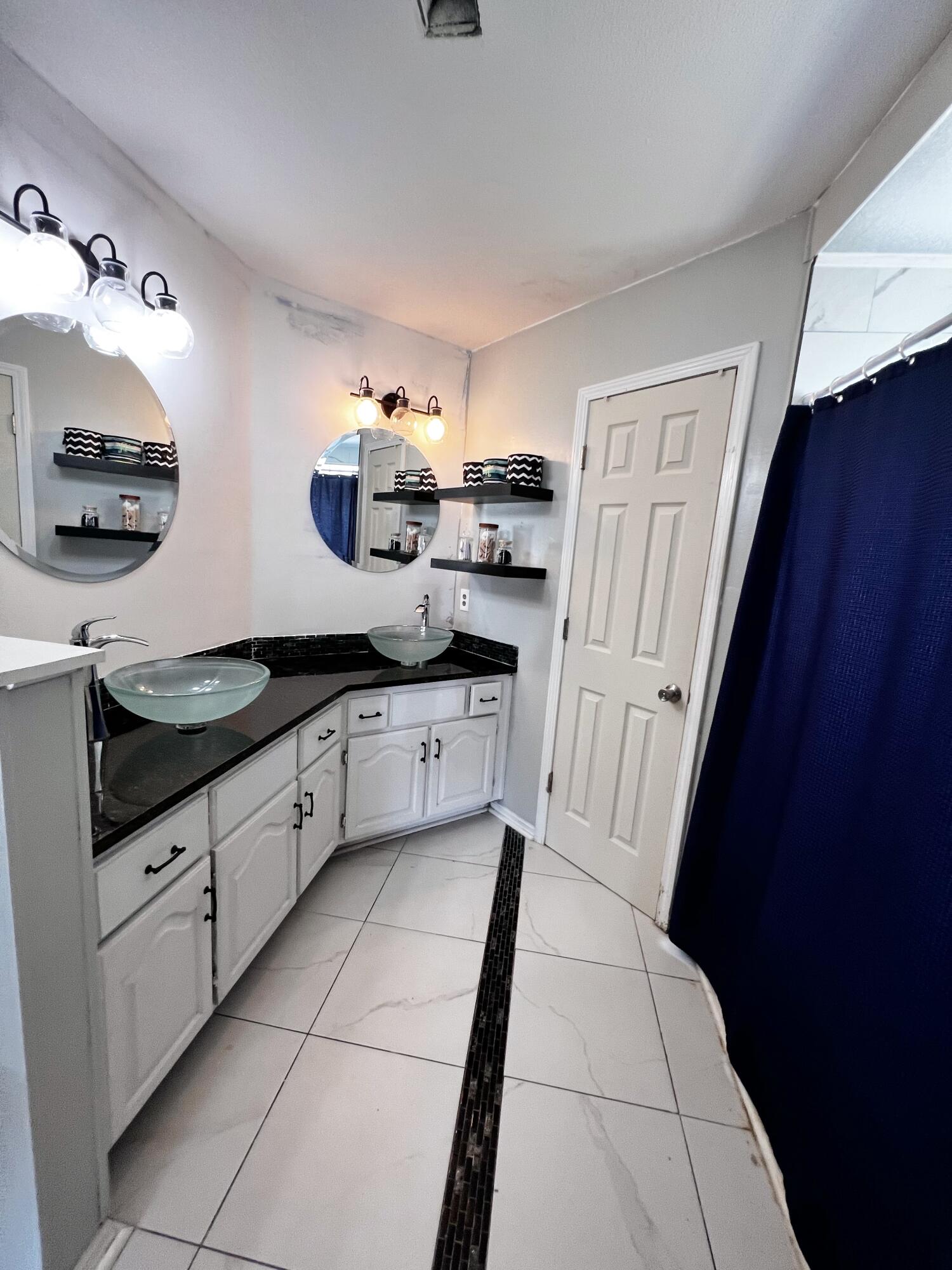 COUNTRY BREEZE ESTATES - Residential