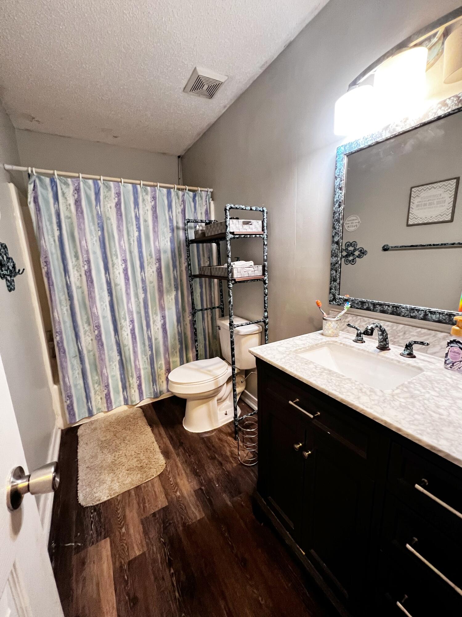 COUNTRY BREEZE ESTATES - Residential