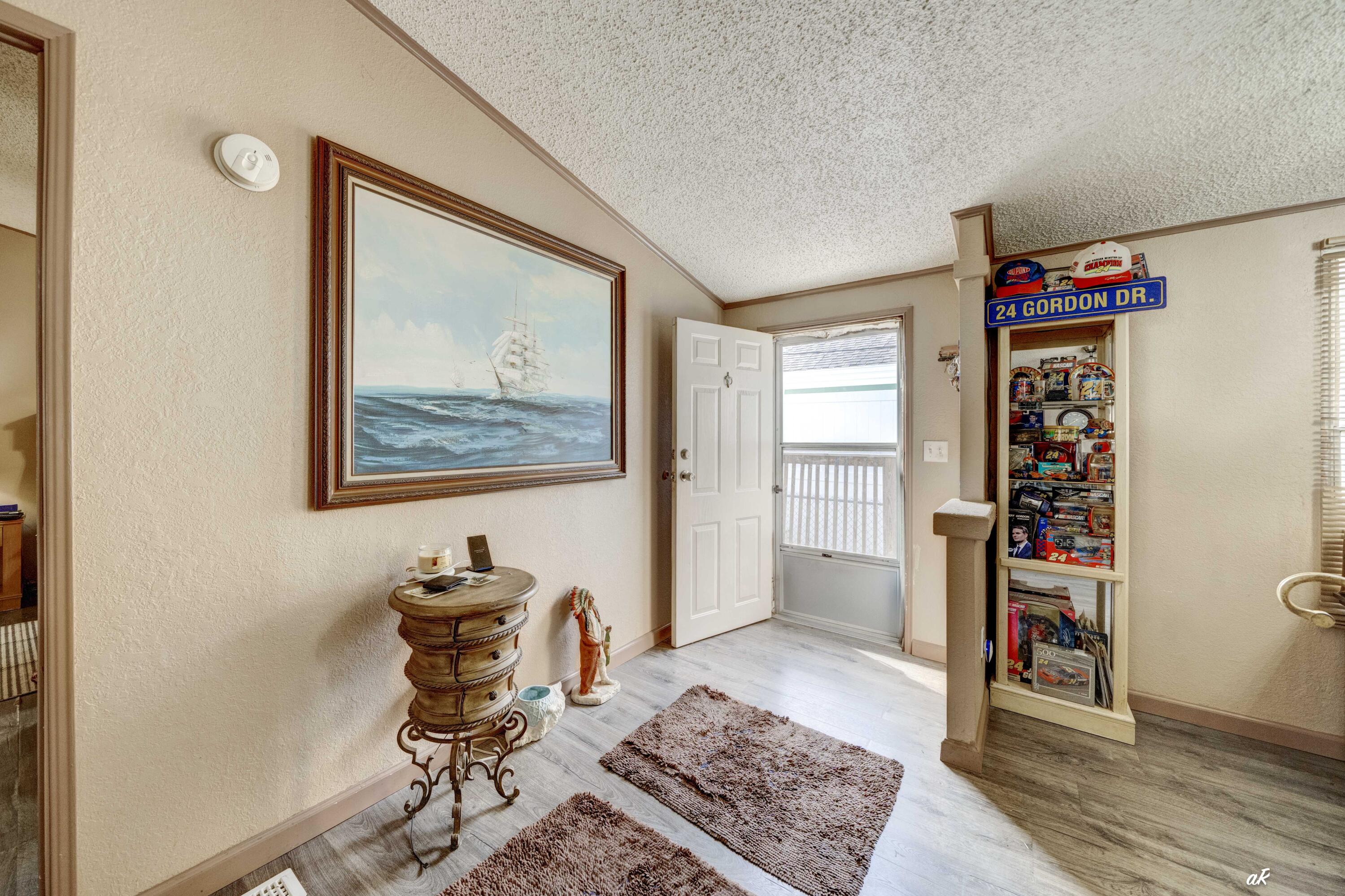 LAGUNA BEACH - Residential