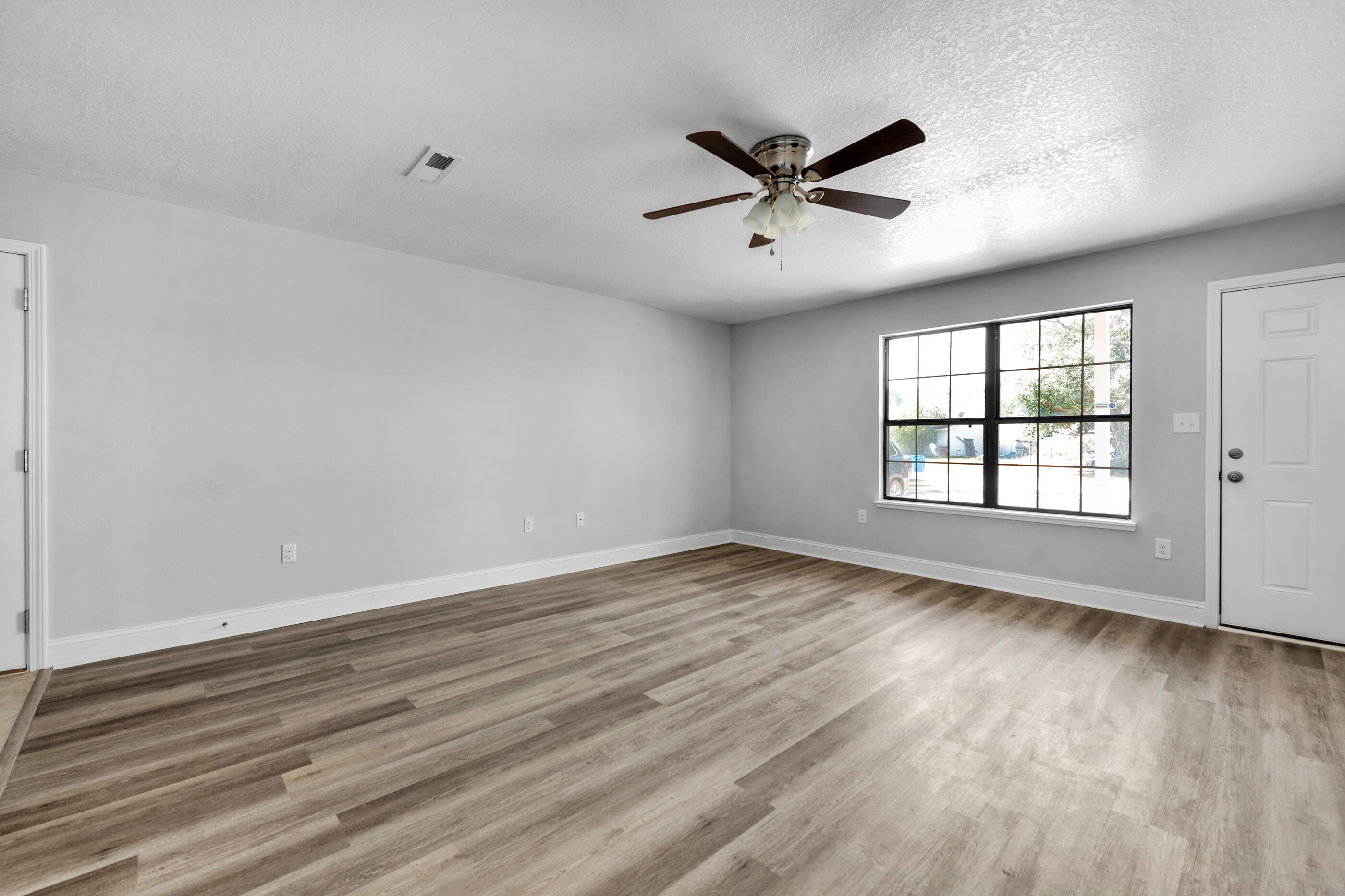 NAVARRE S/D 2ND ADDN - Residential