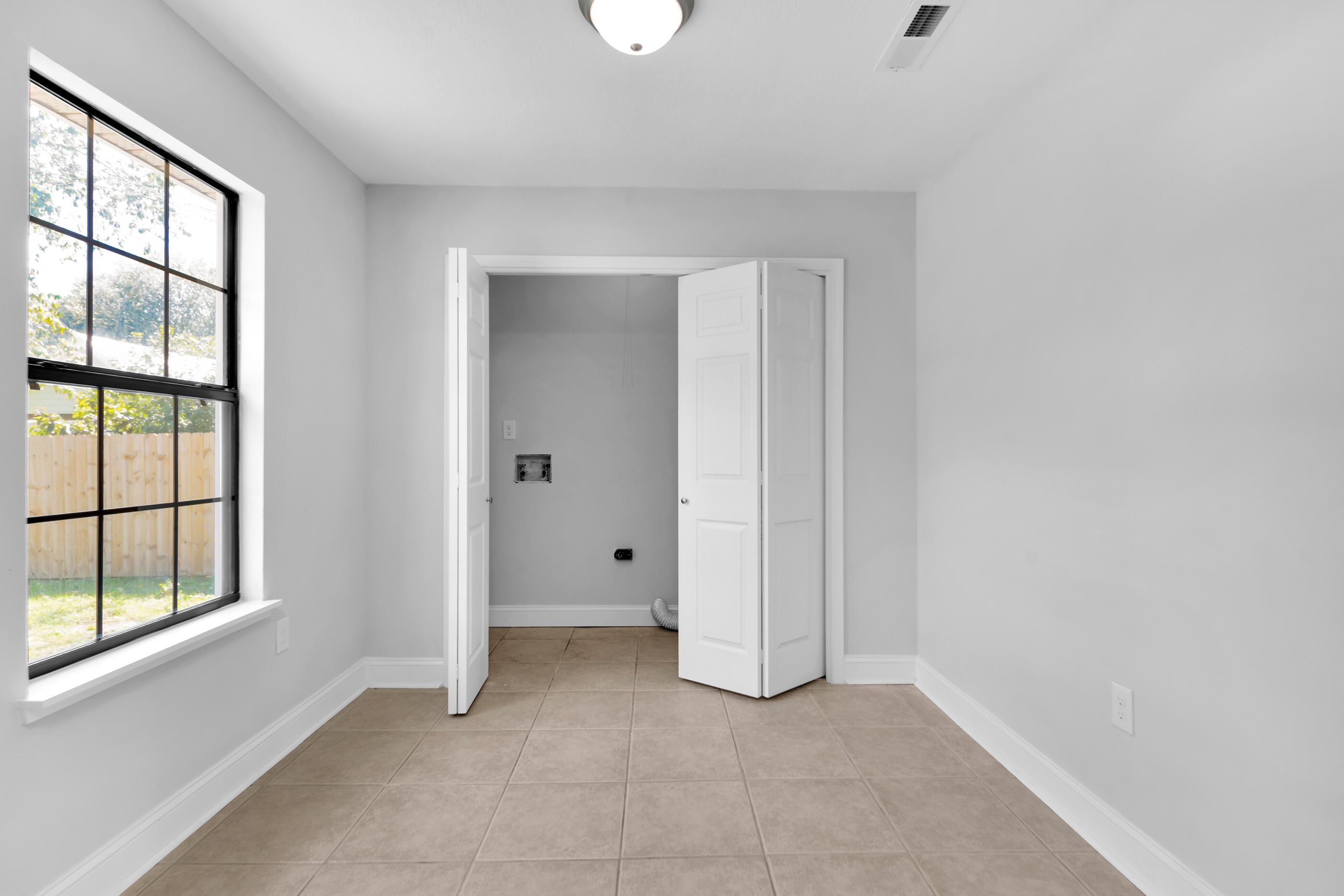 NAVARRE S/D 2ND ADDN - Residential