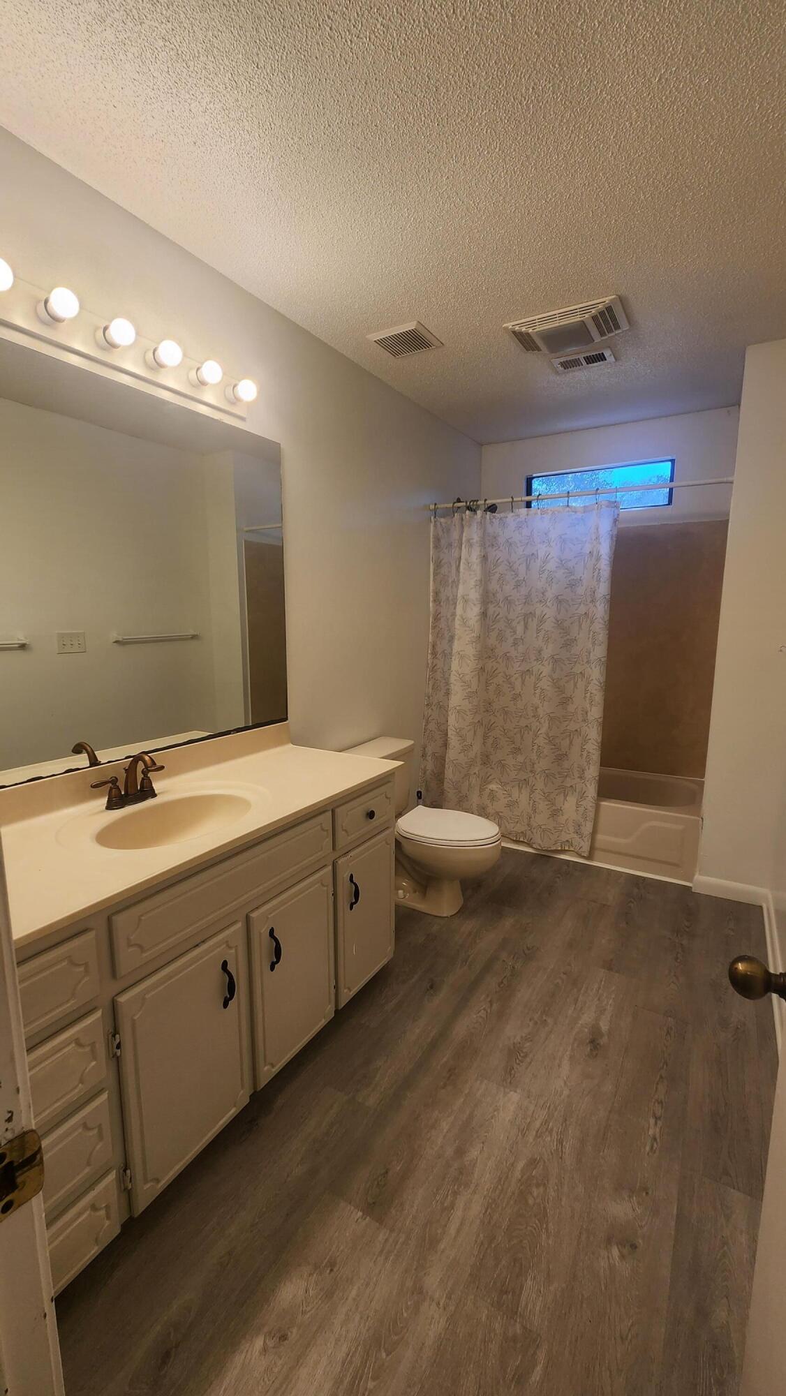 METES & BOUNDS - Residential Lease