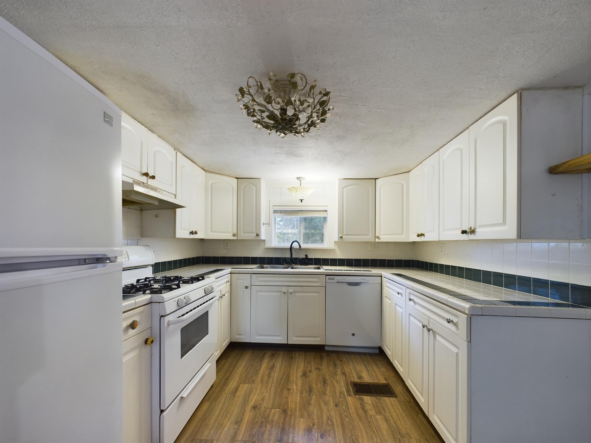 HELMS & ALLEN - Residential