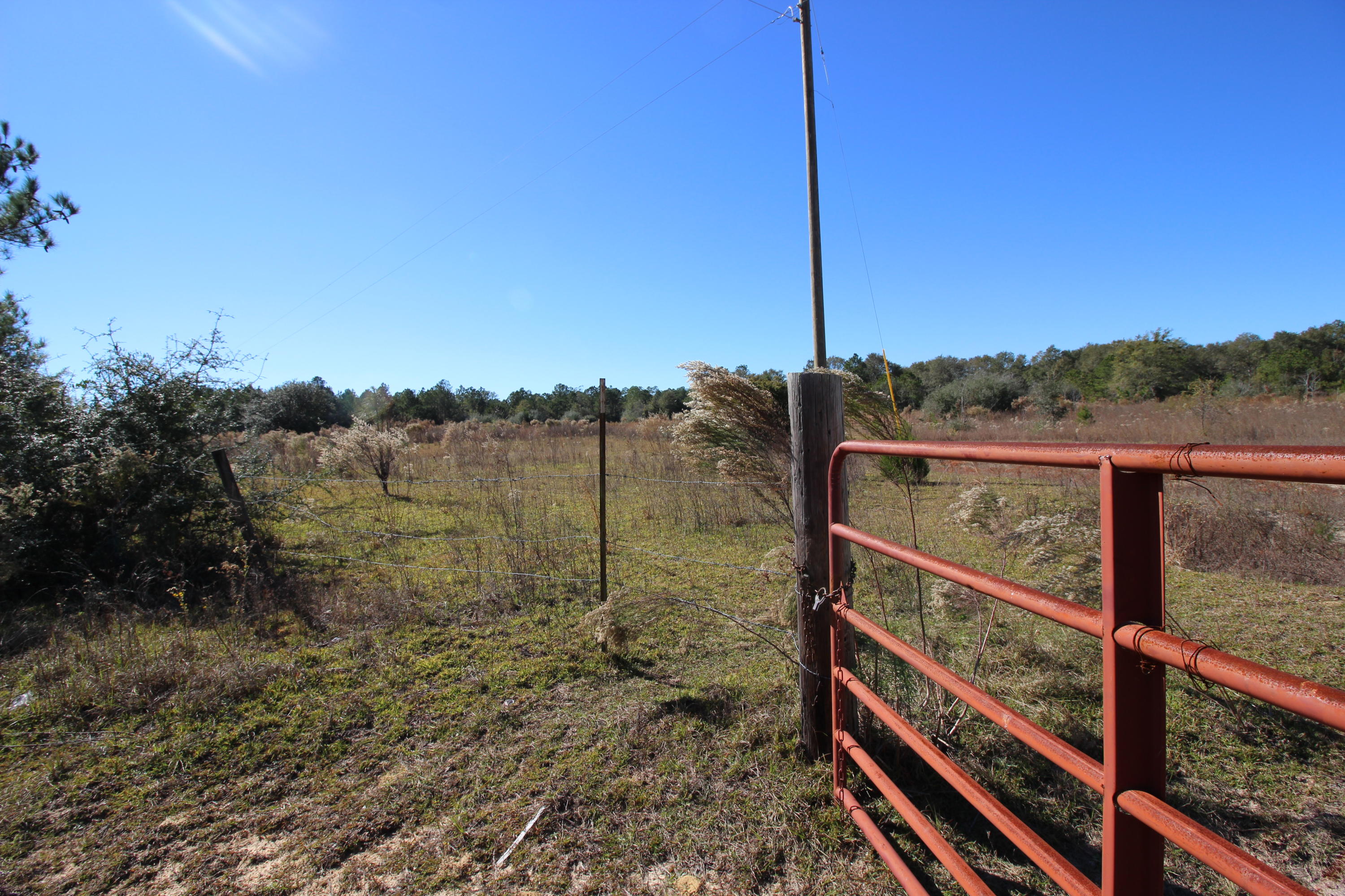 SE4 OF NW4 LYING W OF COUNTY RD NE4 LESS 9.18 AC AS RECD IN OR 74 - Land
