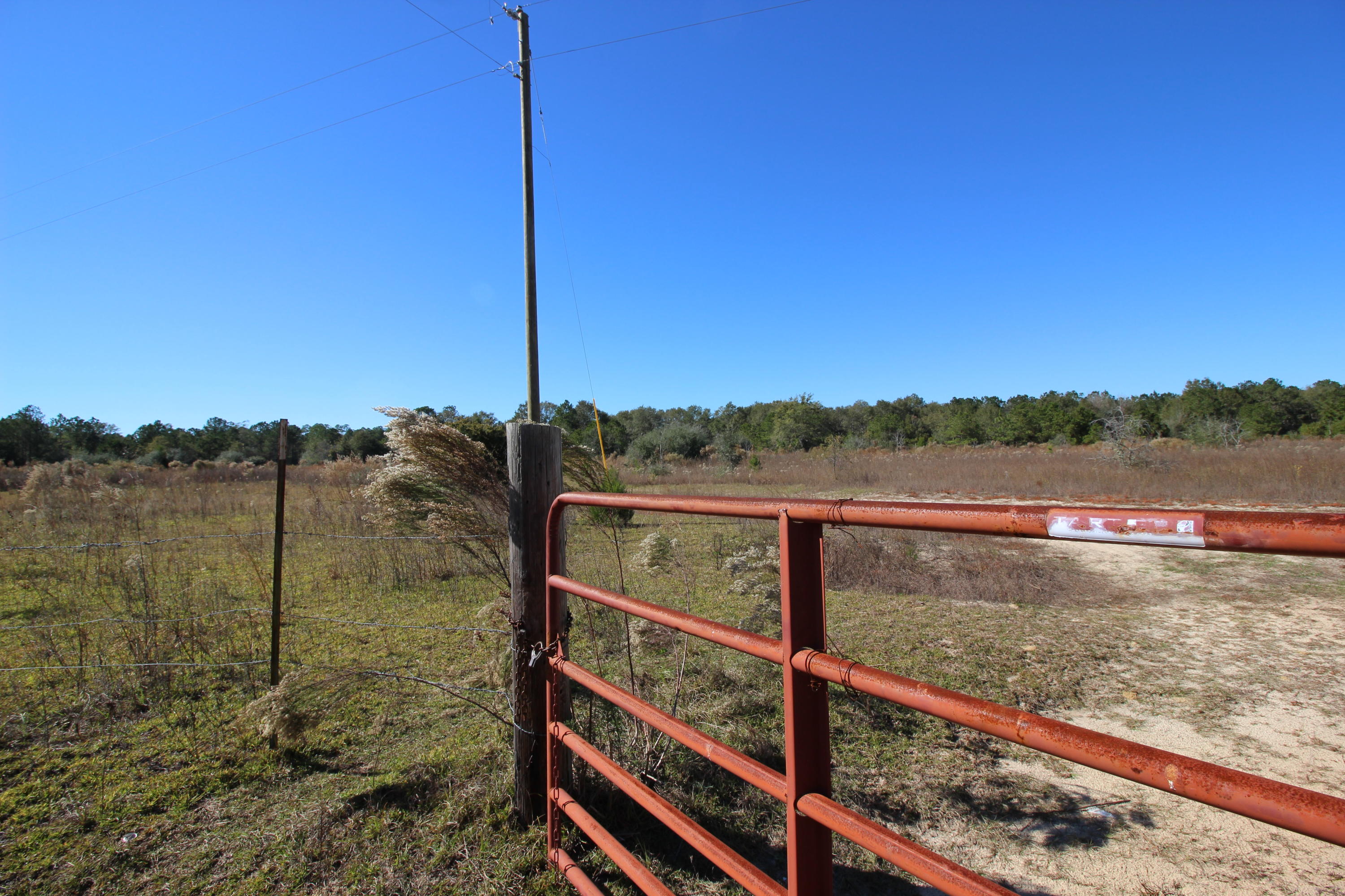 SE4 OF NW4 LYING W OF COUNTY RD NE4 LESS 9.18 AC AS RECD IN OR 74 - Land