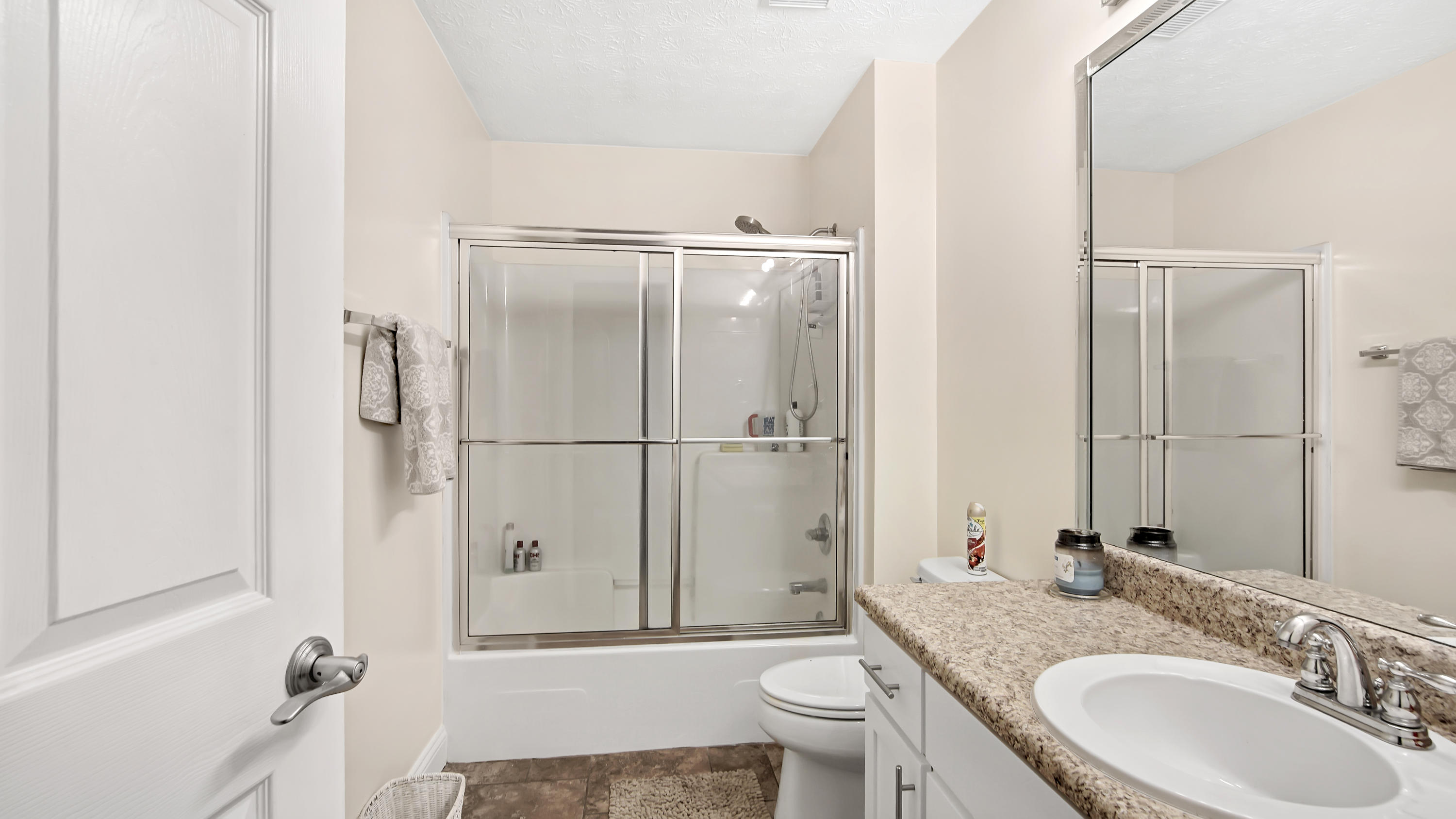 COLONY CLUB HARBOUR PH 3 - Residential