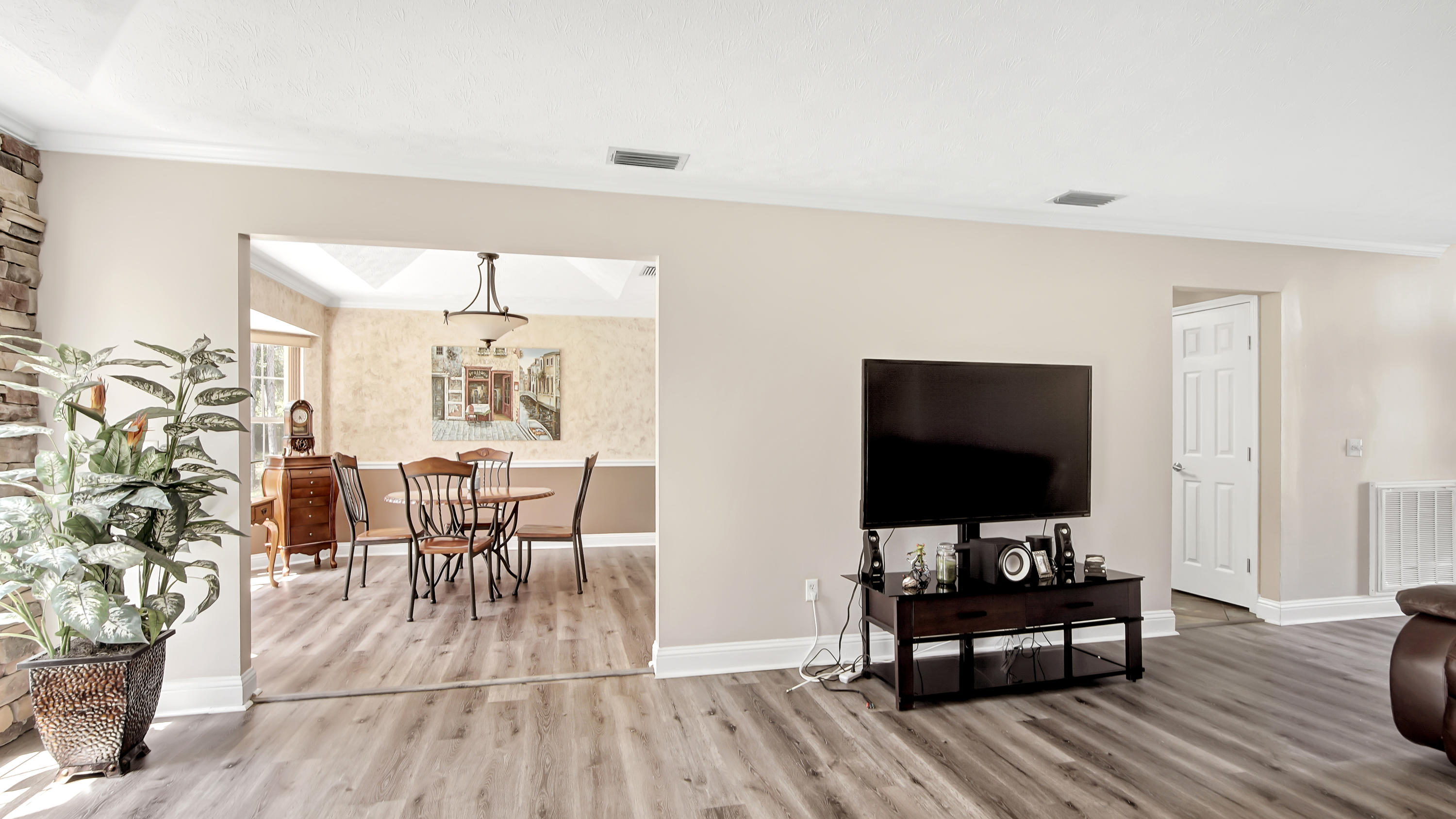 COLONY CLUB HARBOUR PH 3 - Residential