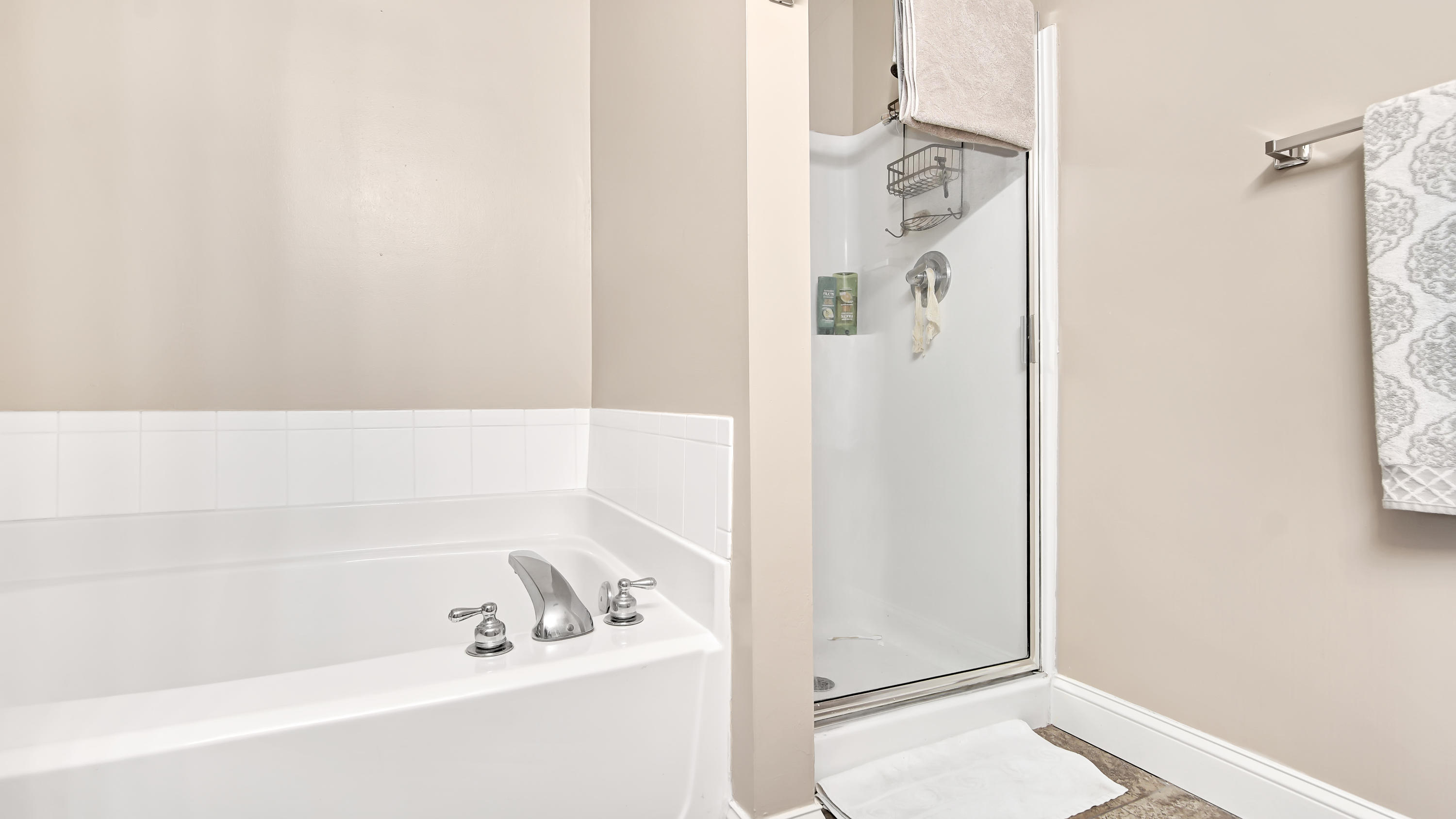 COLONY CLUB HARBOUR PH 3 - Residential