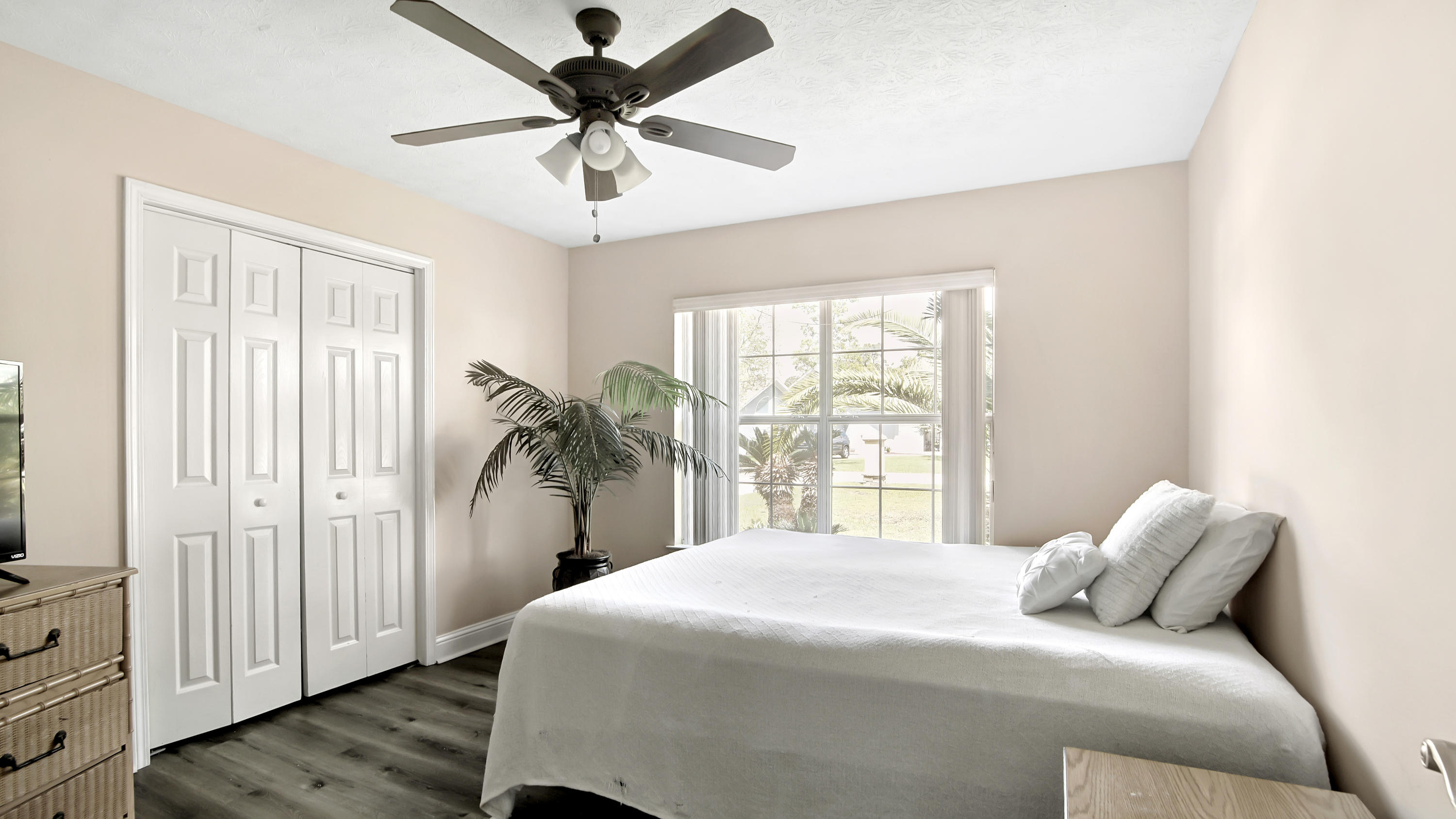 COLONY CLUB HARBOUR PH 3 - Residential