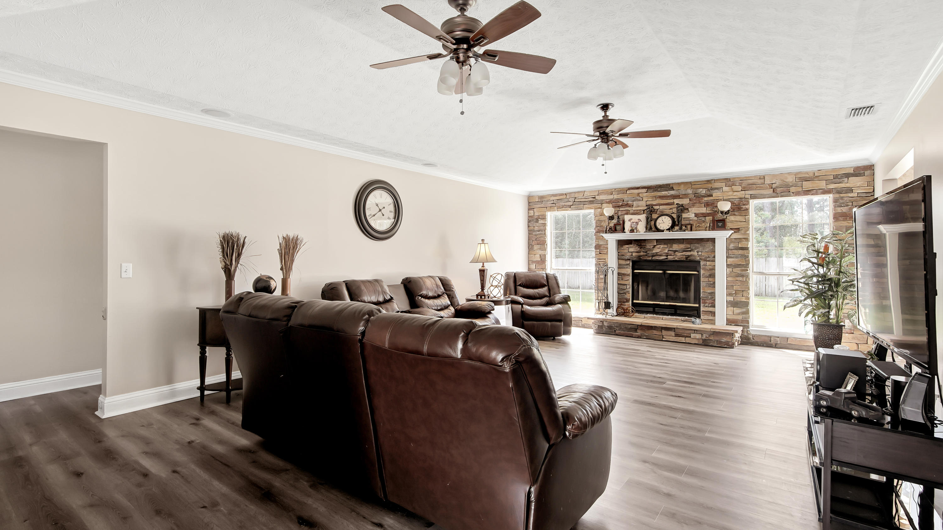 COLONY CLUB HARBOUR PH 3 - Residential