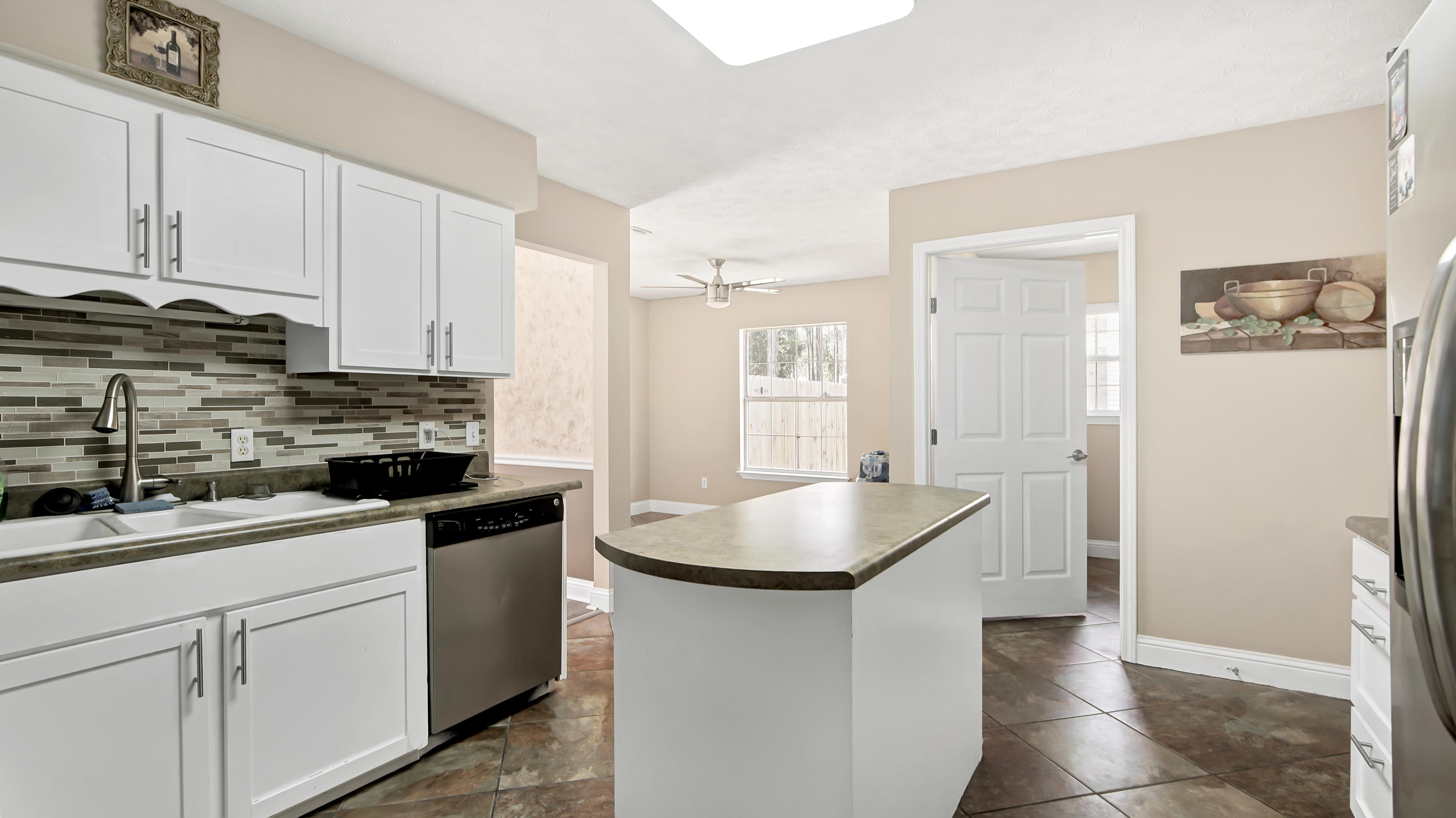 COLONY CLUB HARBOUR PH 3 - Residential