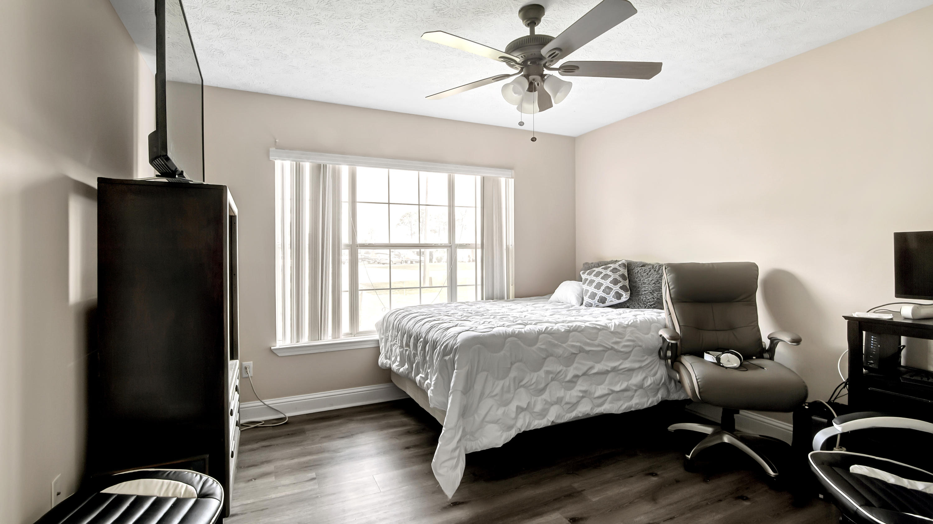 COLONY CLUB HARBOUR PH 3 - Residential