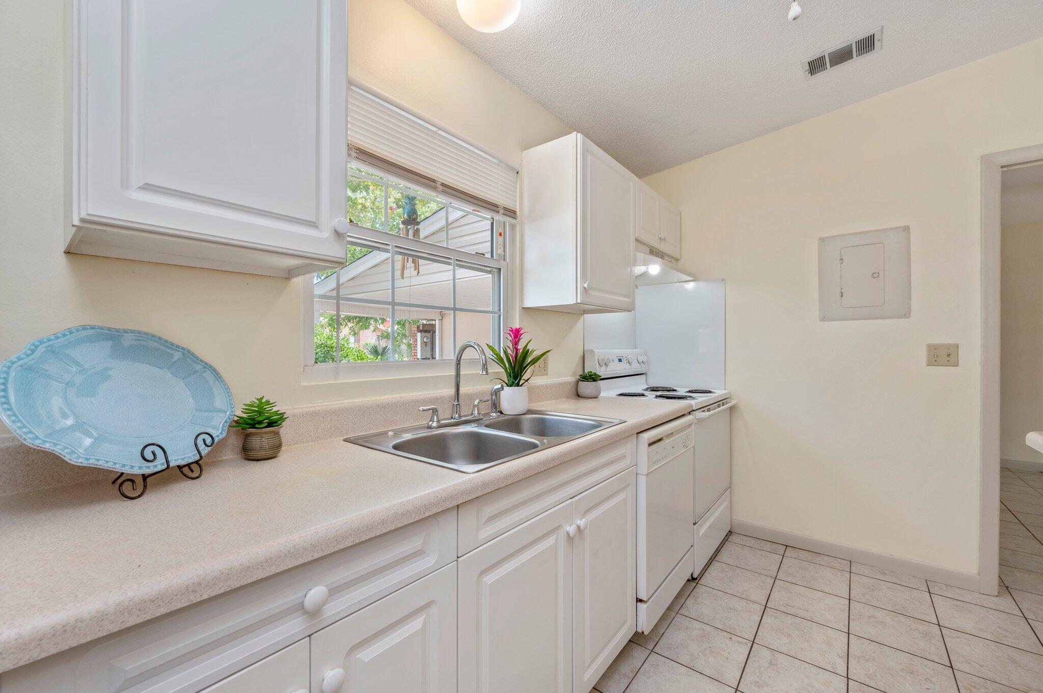 INDIAN OAKS - Residential