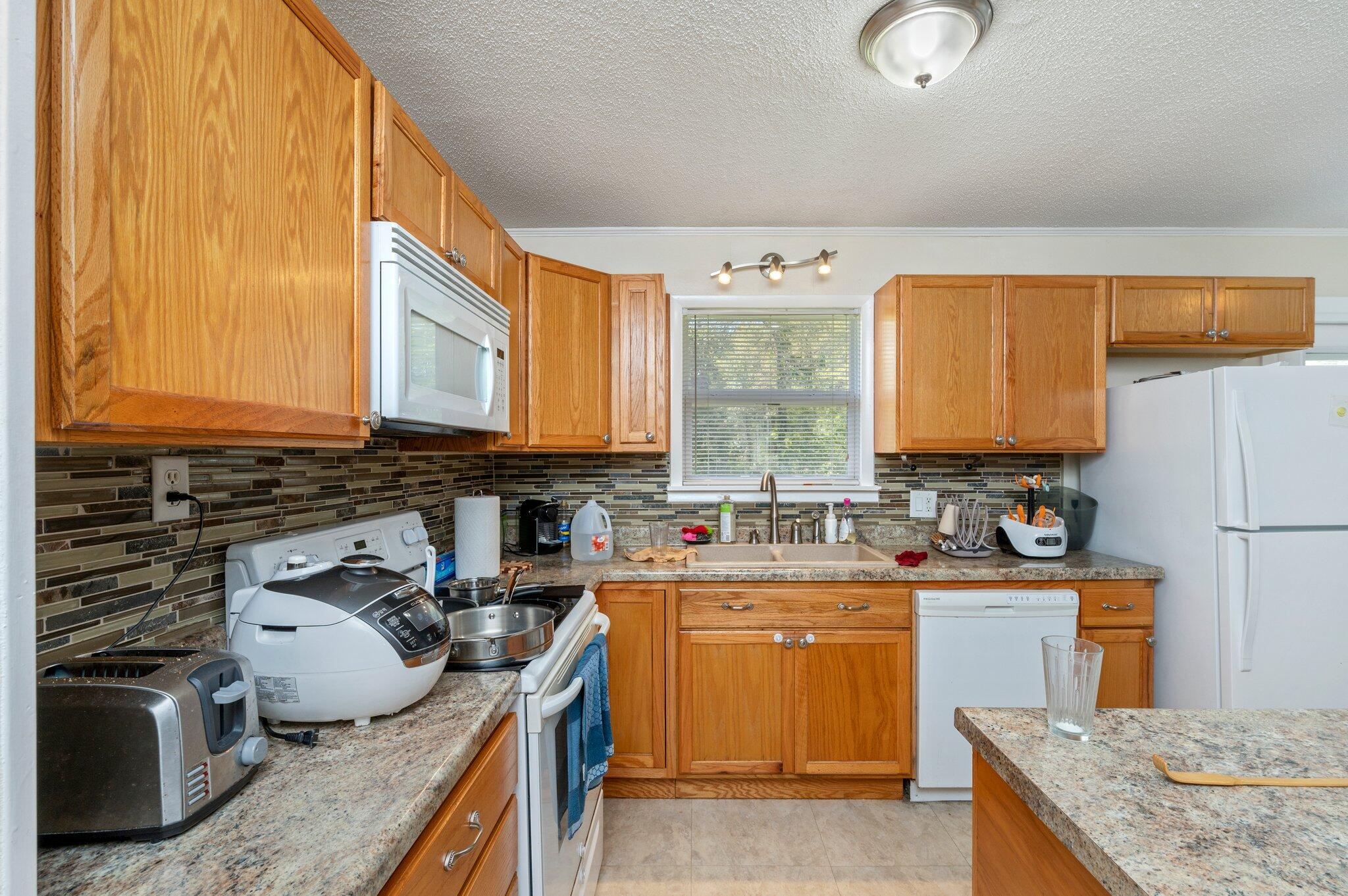 CASSIDY'S UNREC S/D - Residential Lease
