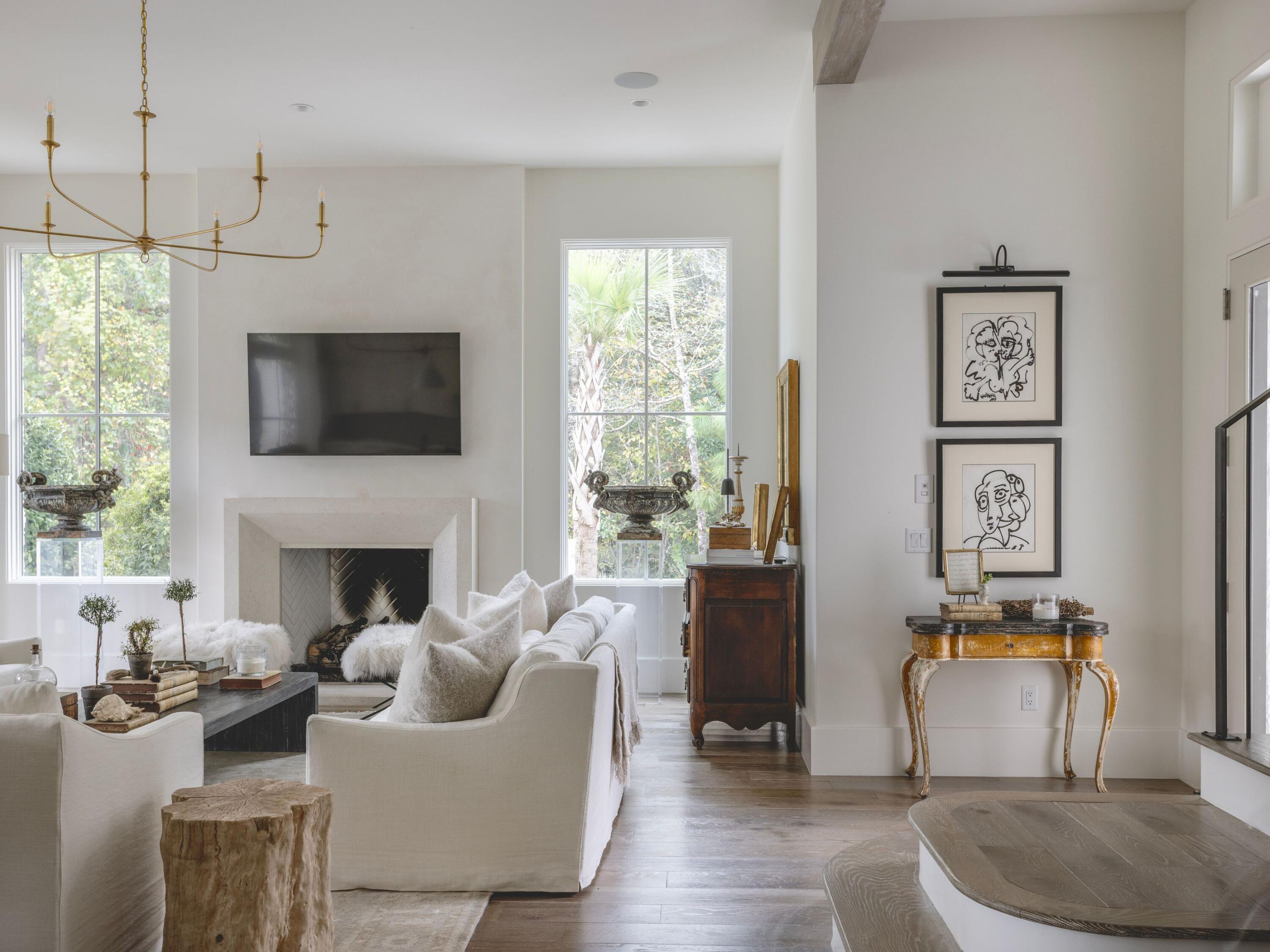 CHURCHILL OAKS - Residential