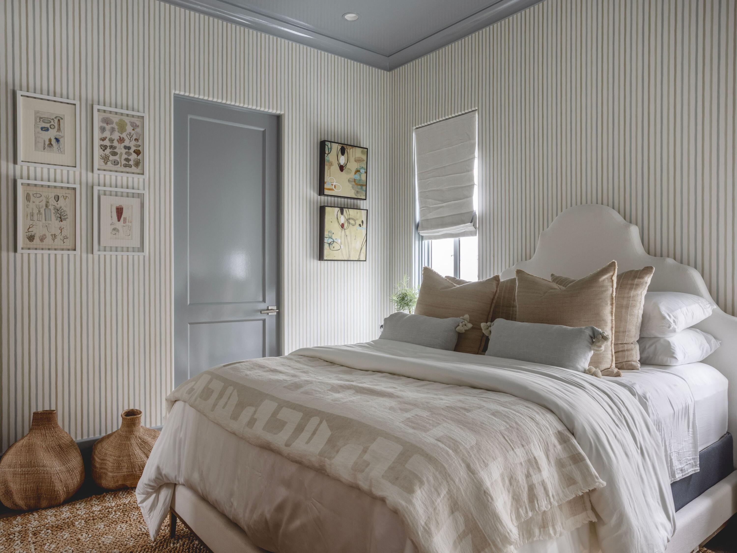 CHURCHILL OAKS - Residential