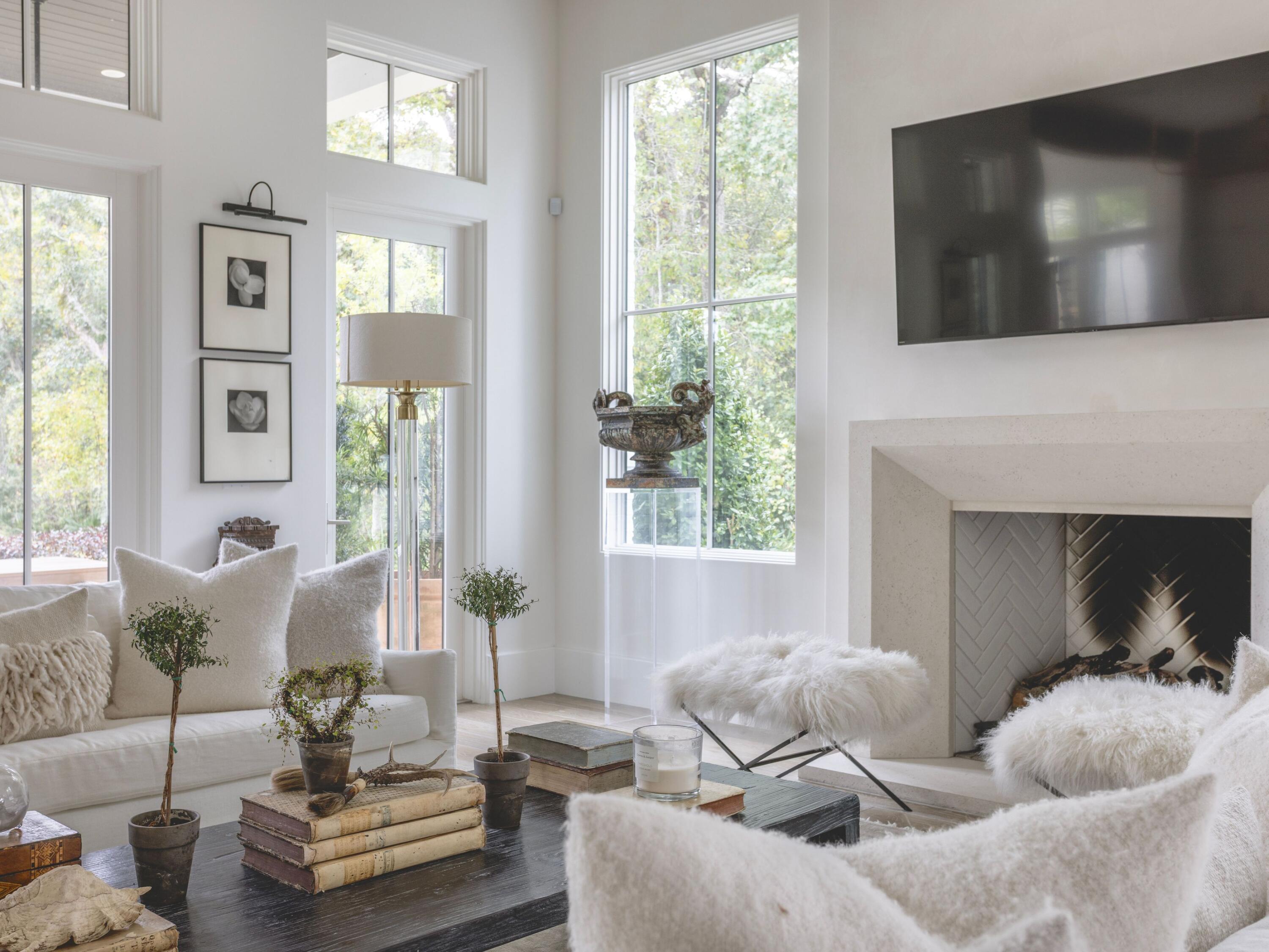 CHURCHILL OAKS - Residential