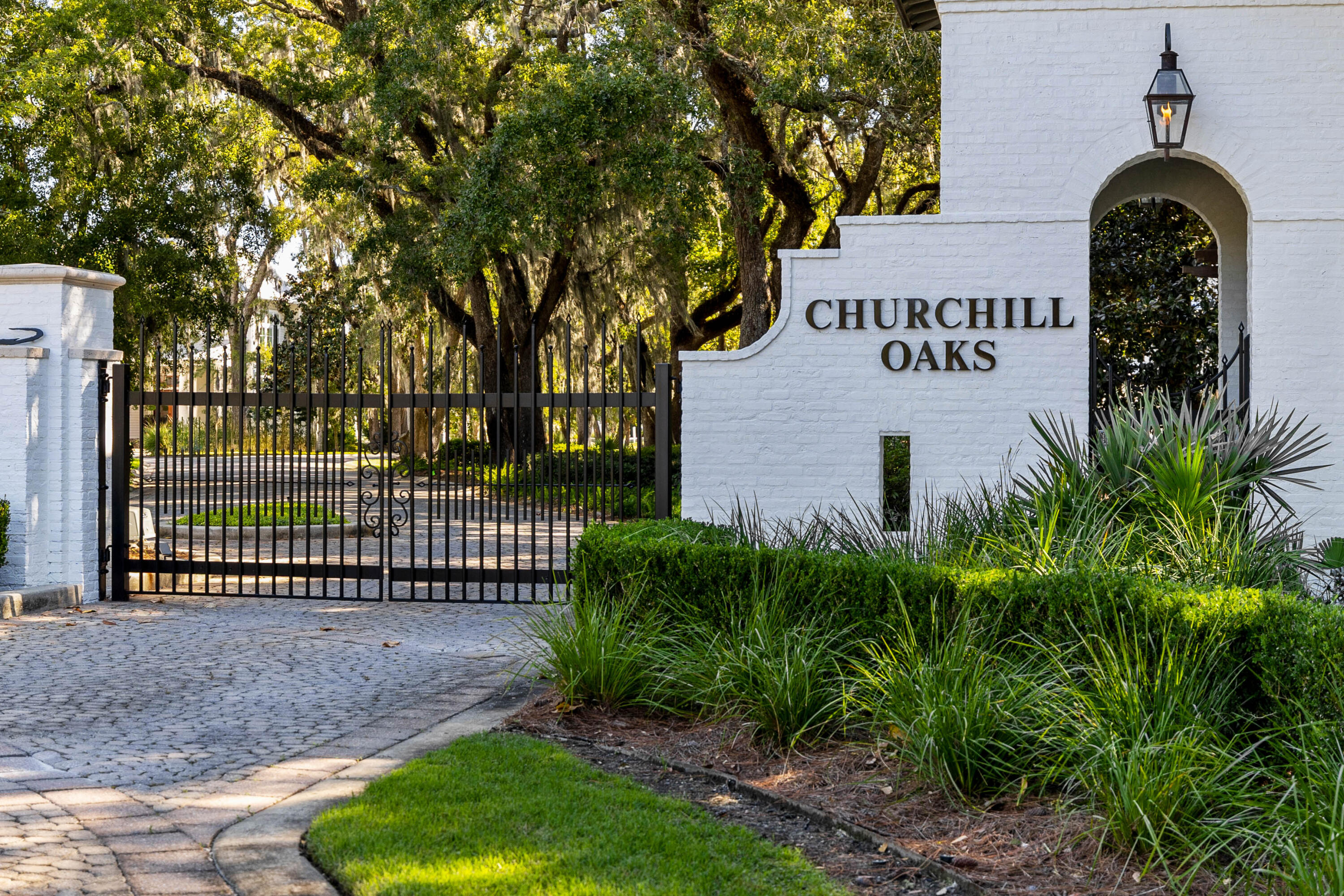 CHURCHILL OAKS - Residential