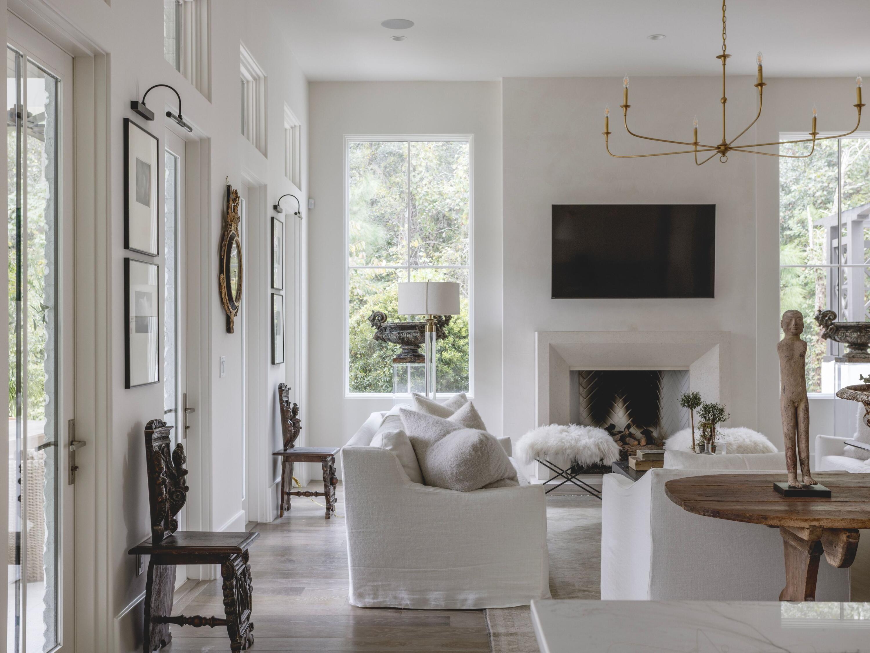 CHURCHILL OAKS - Residential