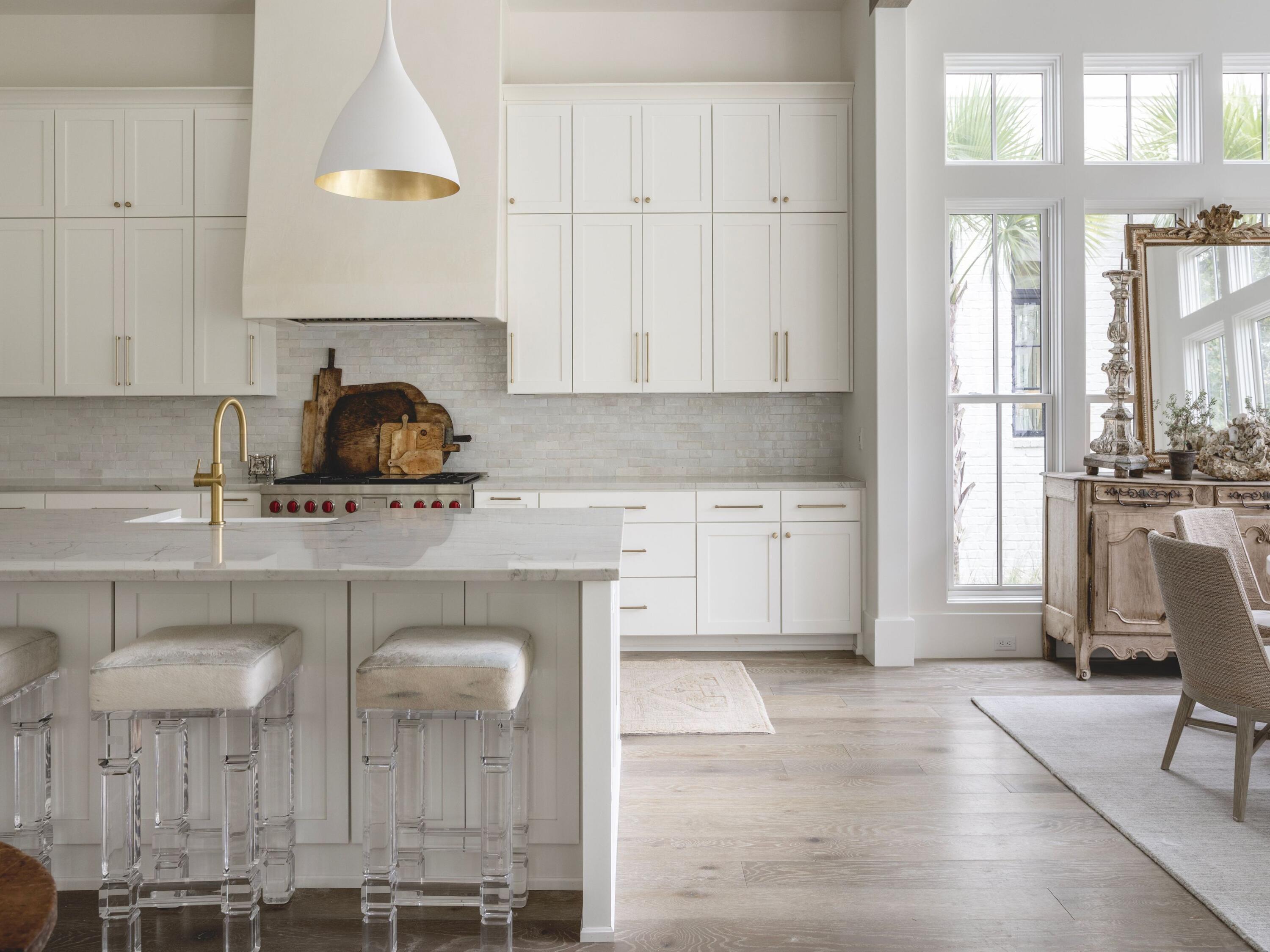 CHURCHILL OAKS - Residential