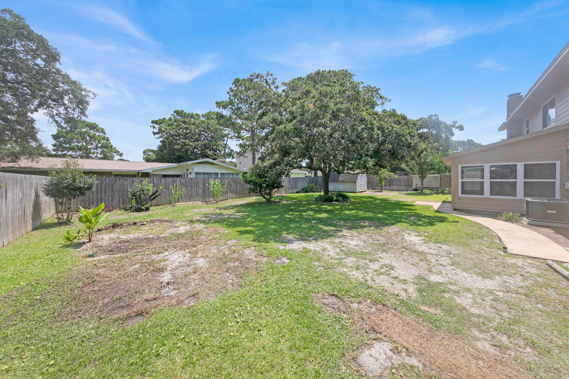 LAKE LORRAINE ESTATES - Residential