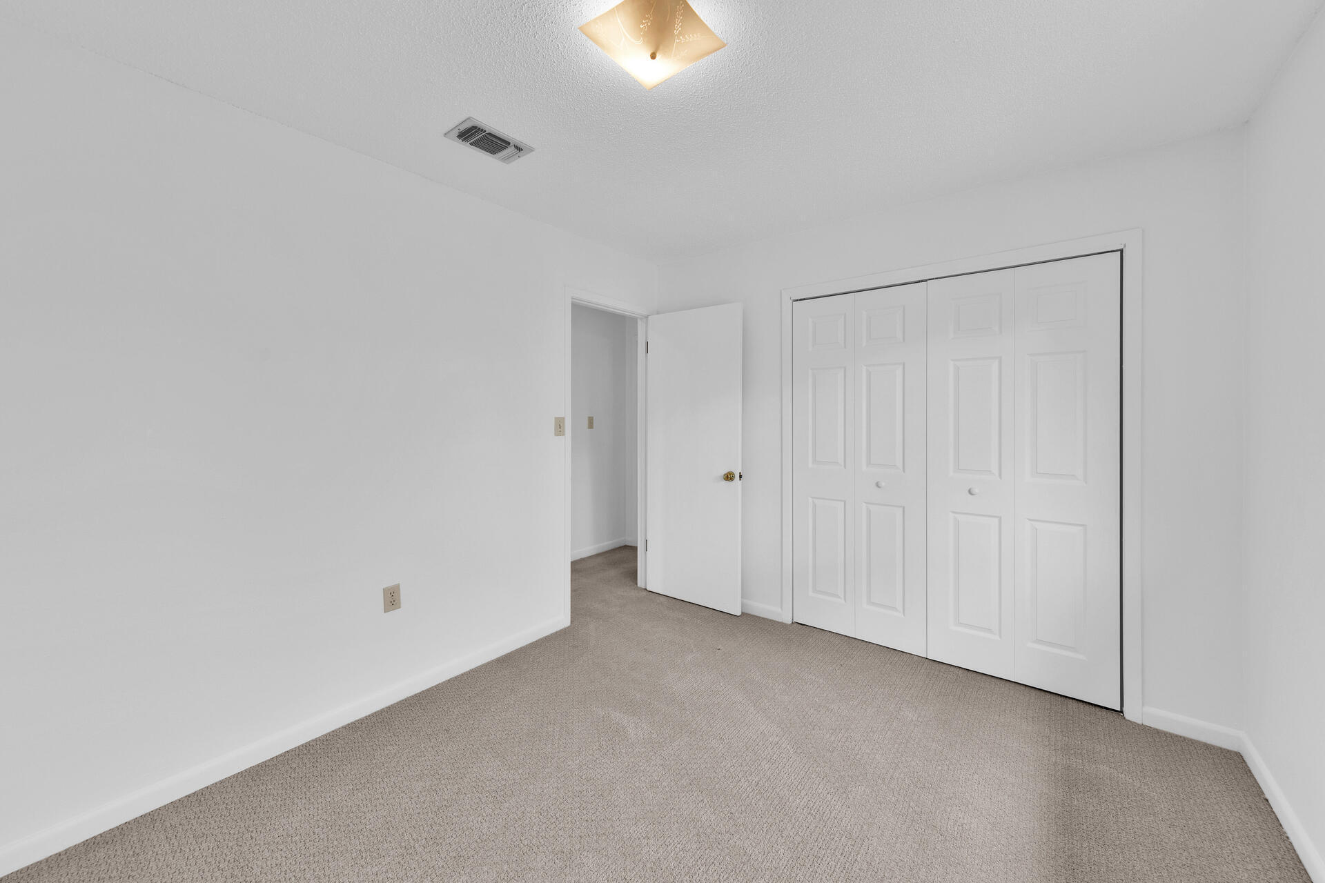 LAKE LORRAINE ESTATES - Residential